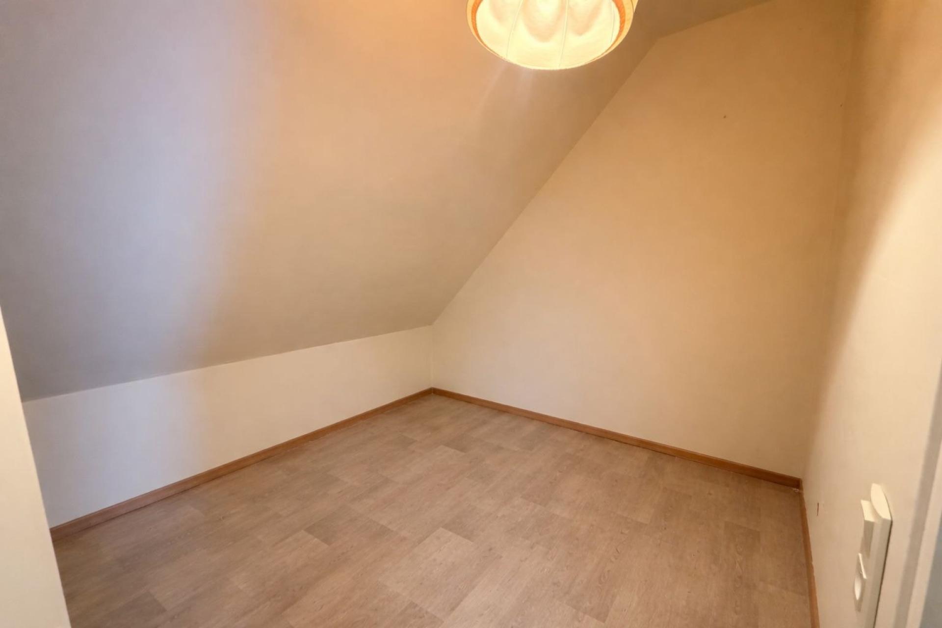 Photo 3 of the listing.