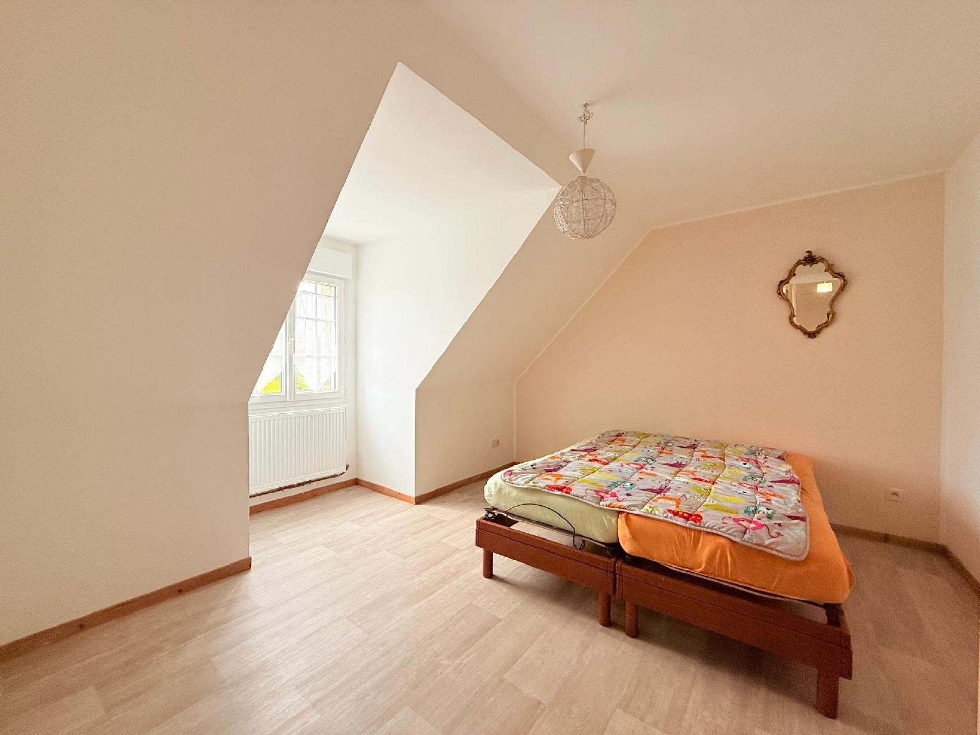 Photo 5 of the listing.