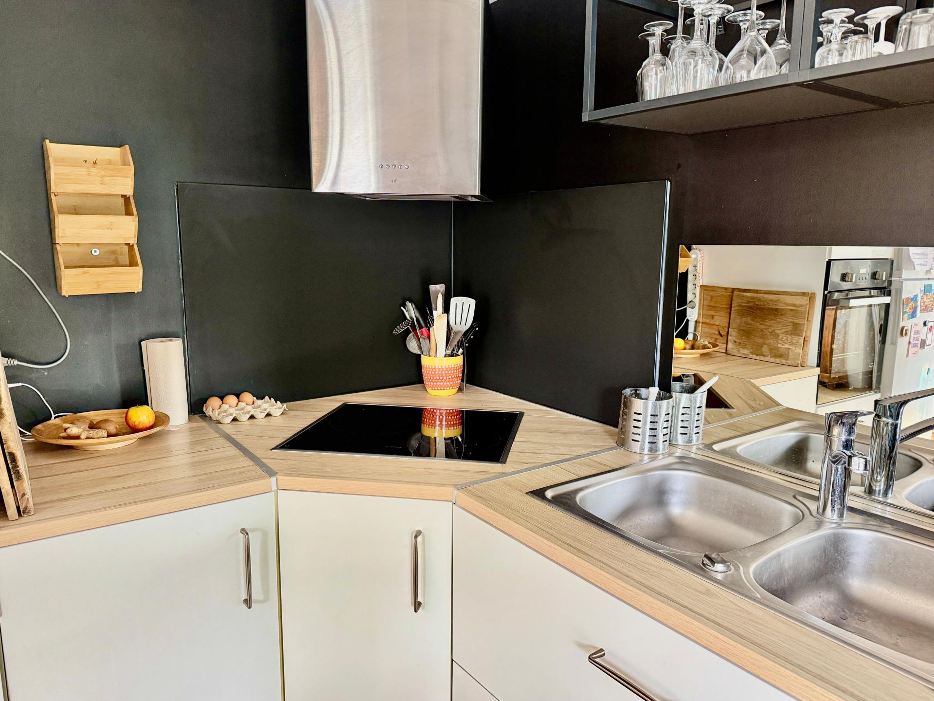 Photo 3 of the listing.