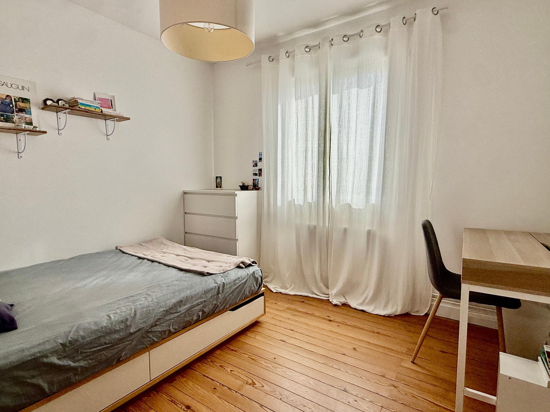 Photo 6 of the listing.