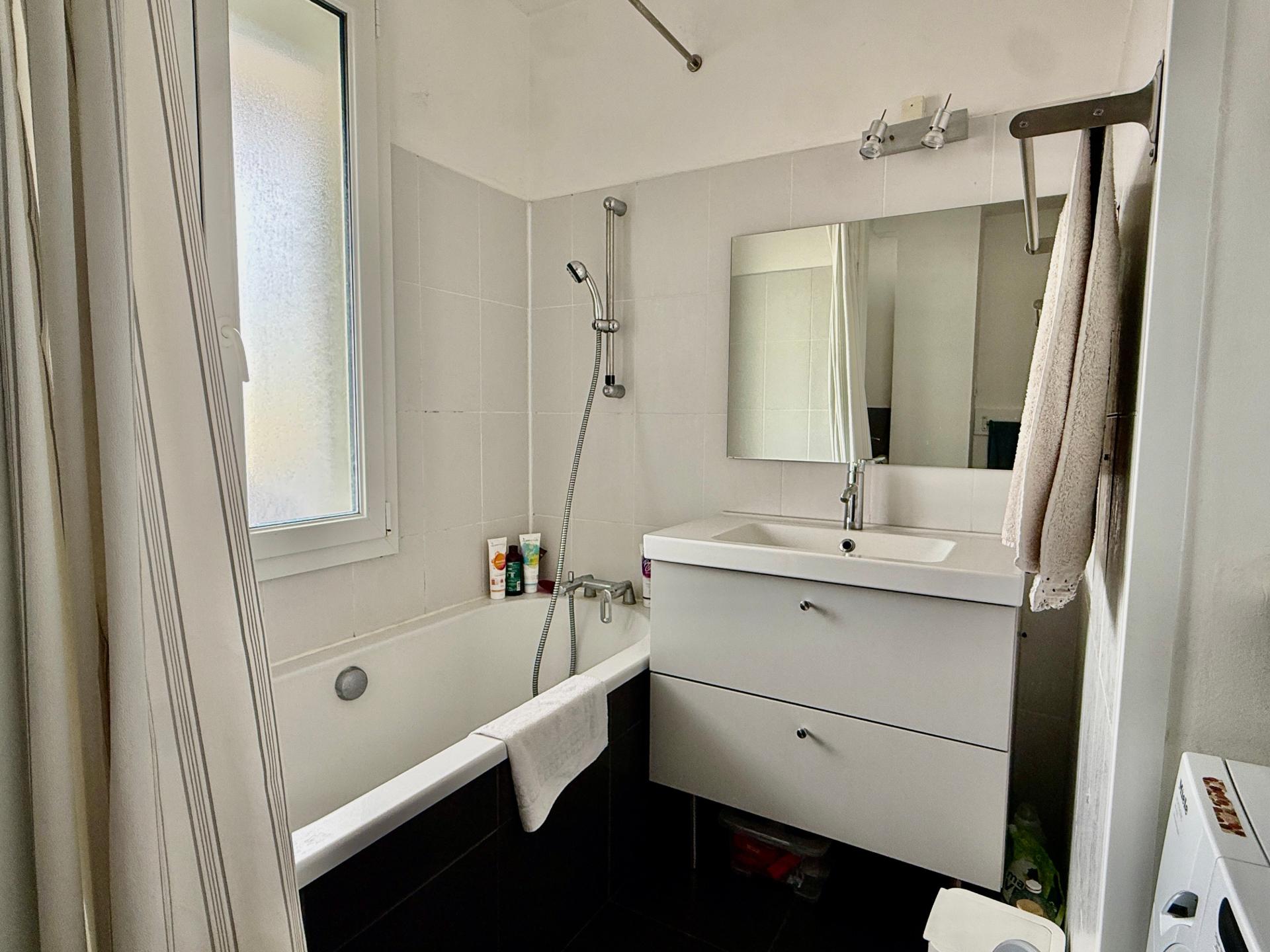 Photo 10 of the listing.