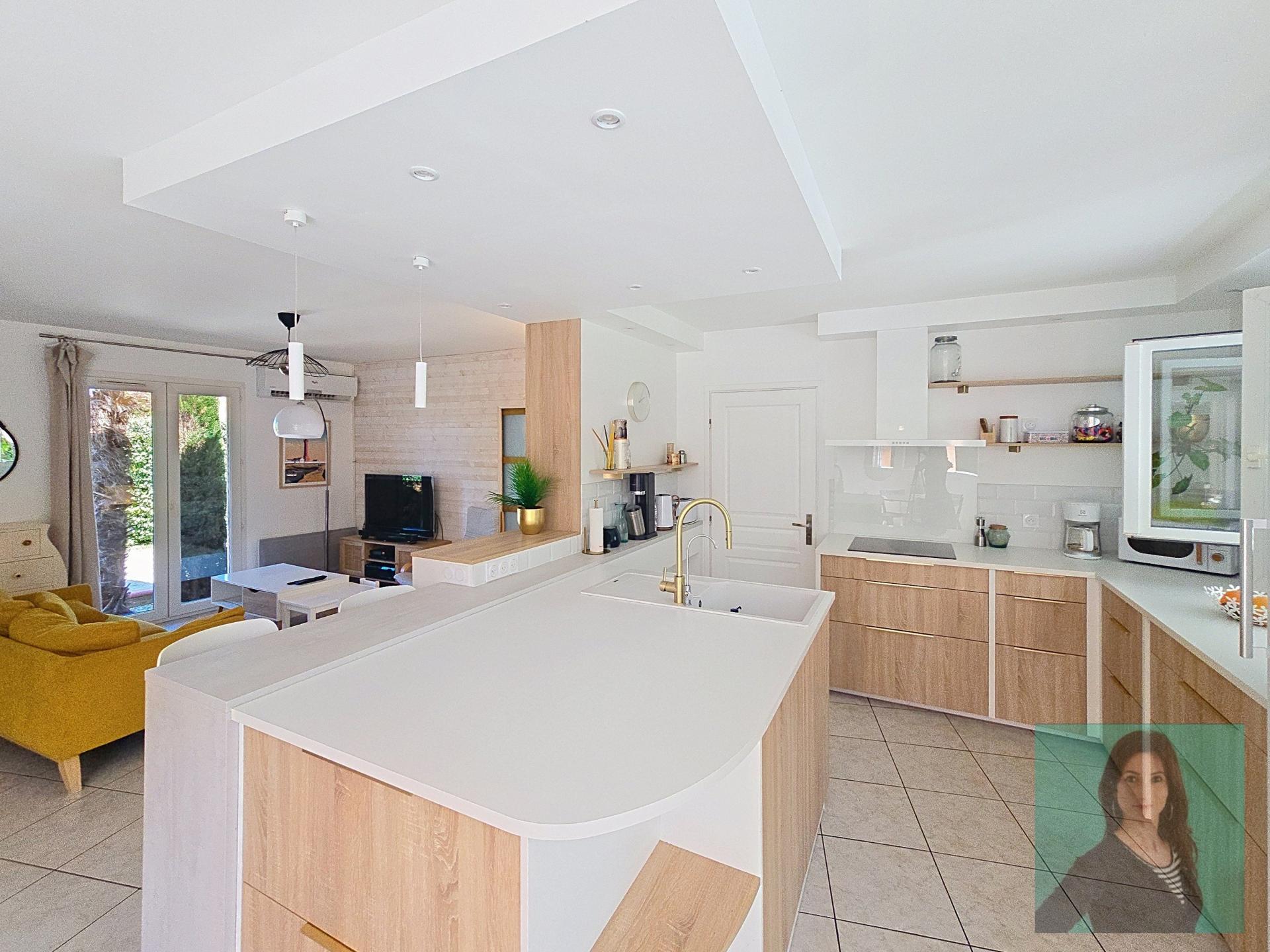 Photo 5 of the listing.