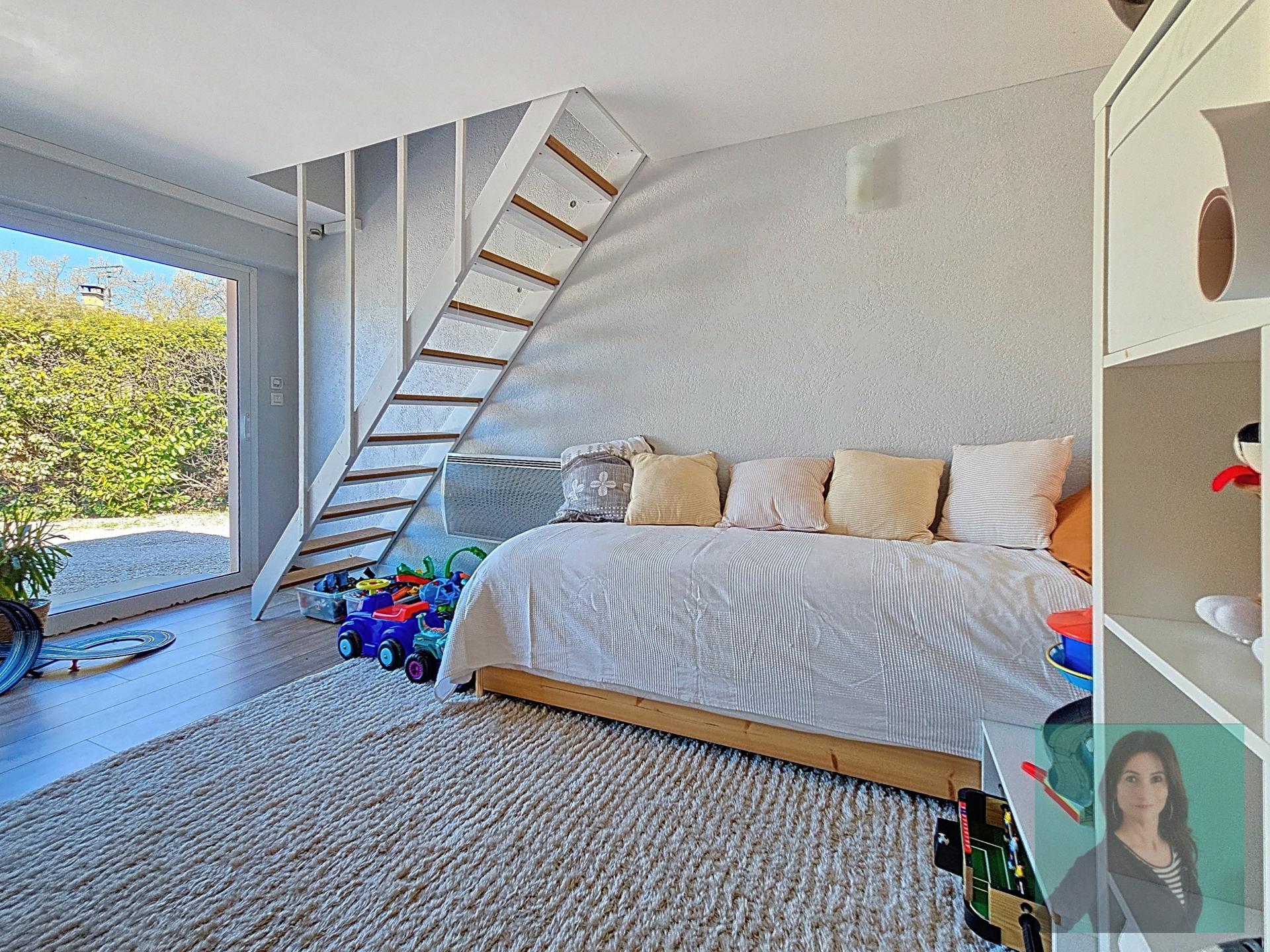 Photo 14 of the listing.