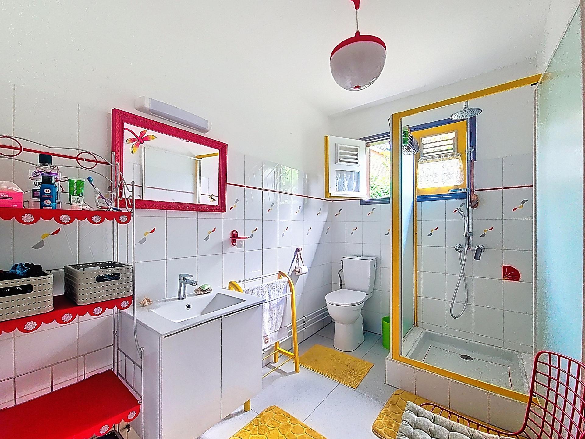 Photo 10 of the listing.