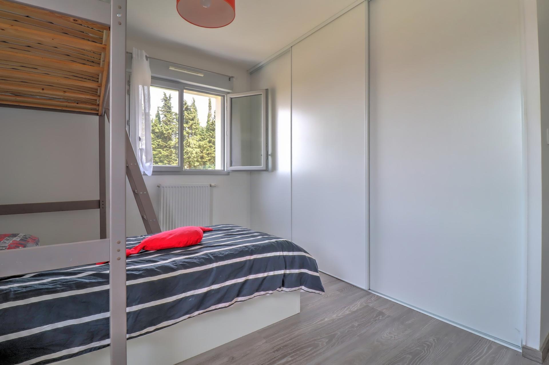 Photo 14 of the listing.