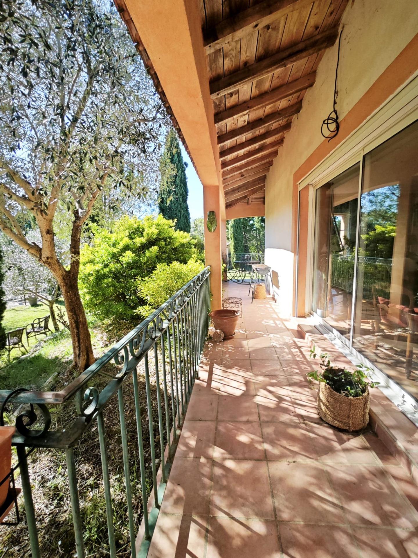 Photo 6 of the listing.