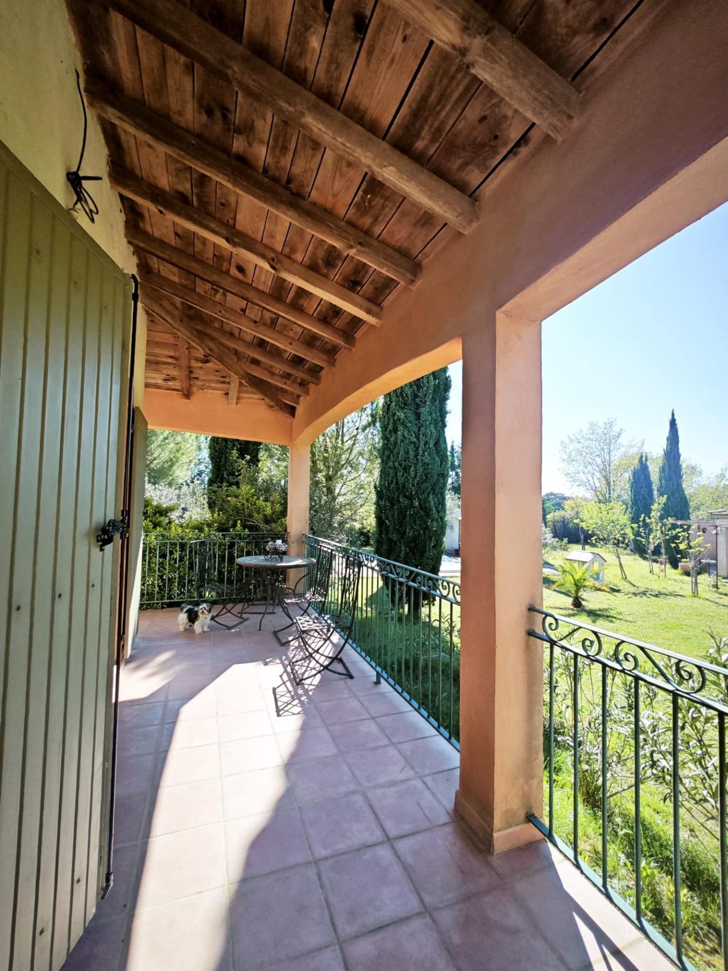 Photo 5 of the listing.