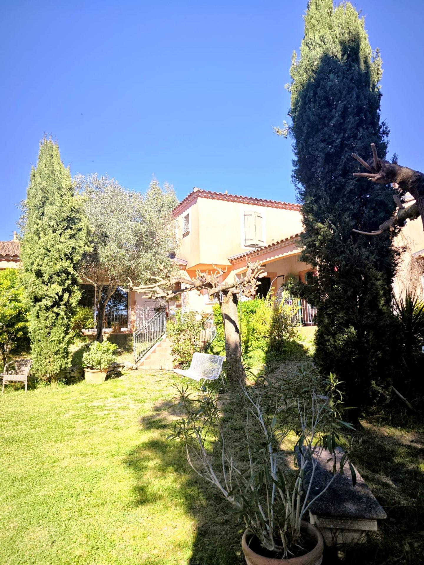 Photo 2 of the listing.