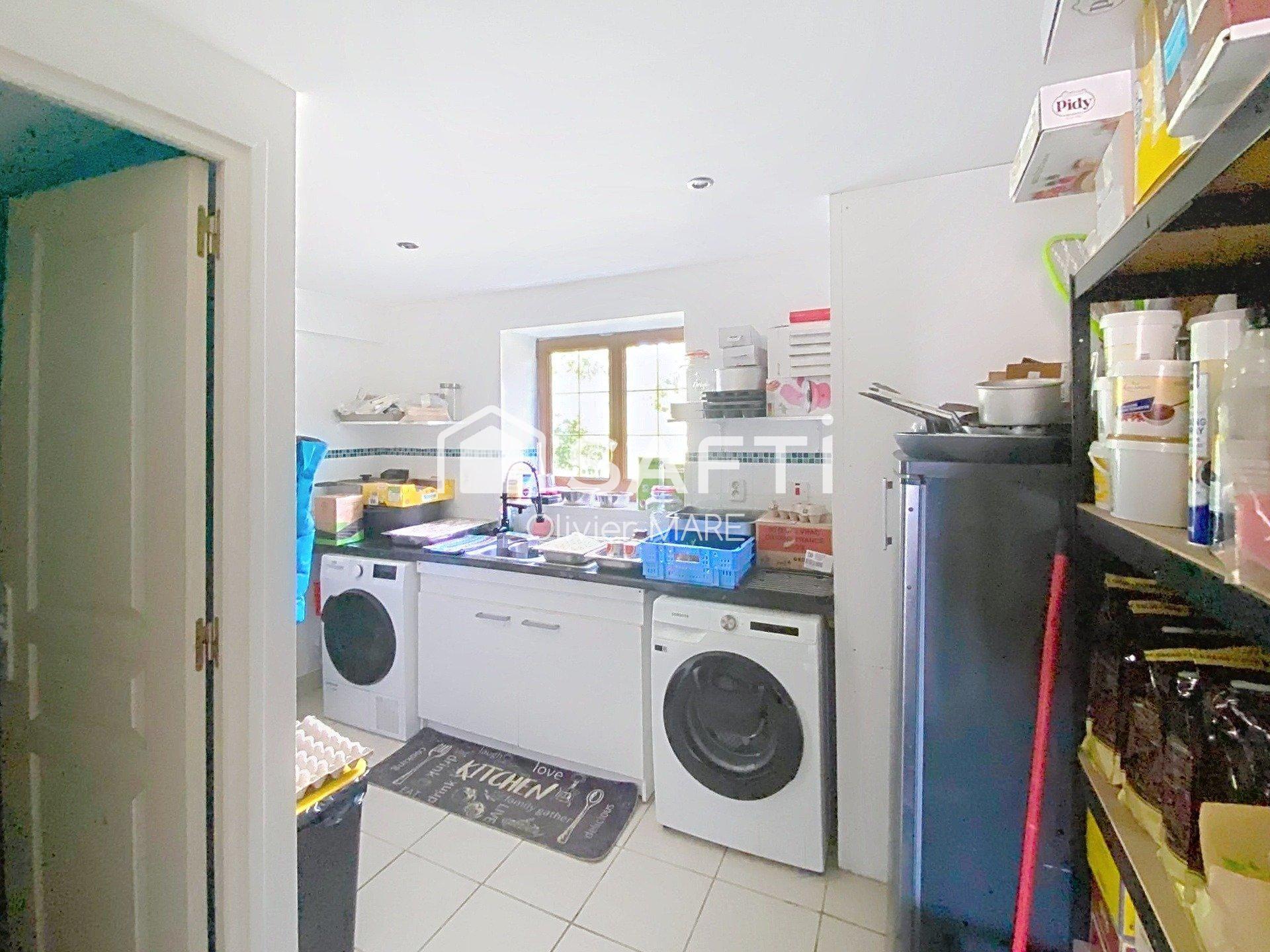 Maison + gîte, 7 chs, terrain de 11 820 m², Lassay les Châteaux