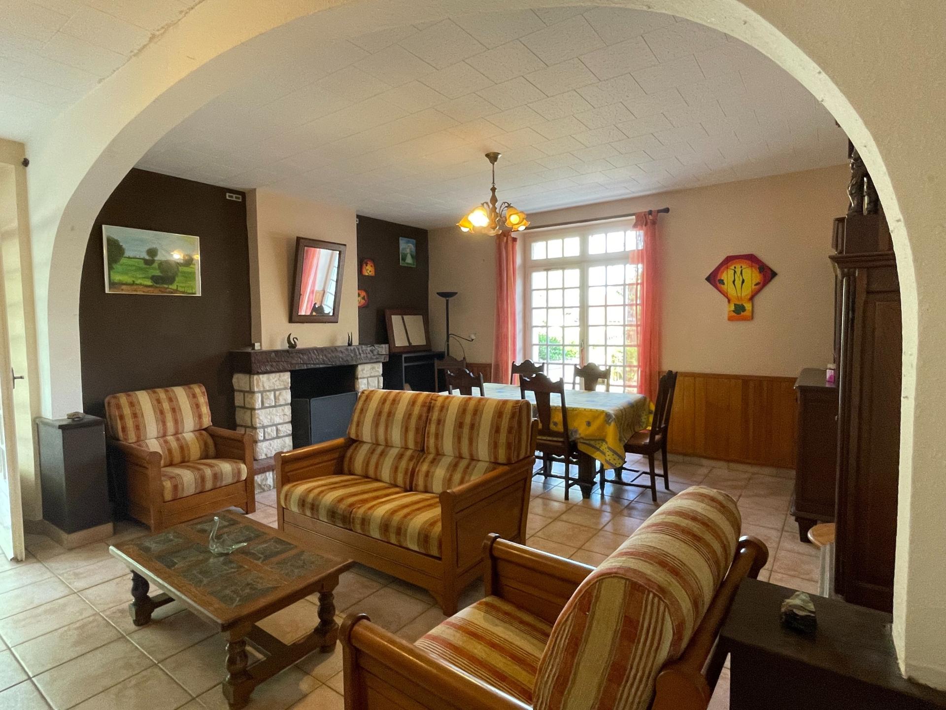 Photo SAFTI — Maison 9 pièces, 195 m² à Saint Loubouer 2