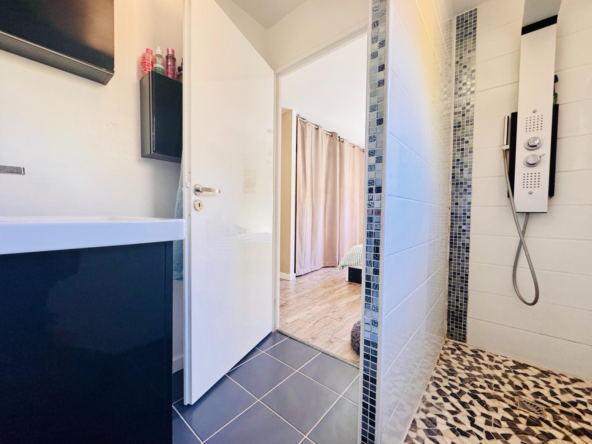 Photo 8 of the listing.