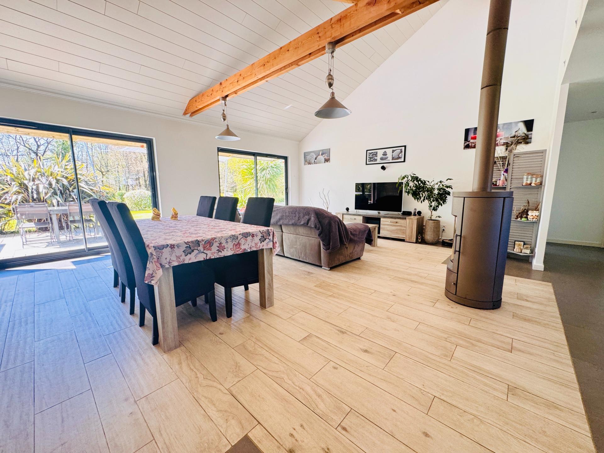 Photo 3 of the listing.