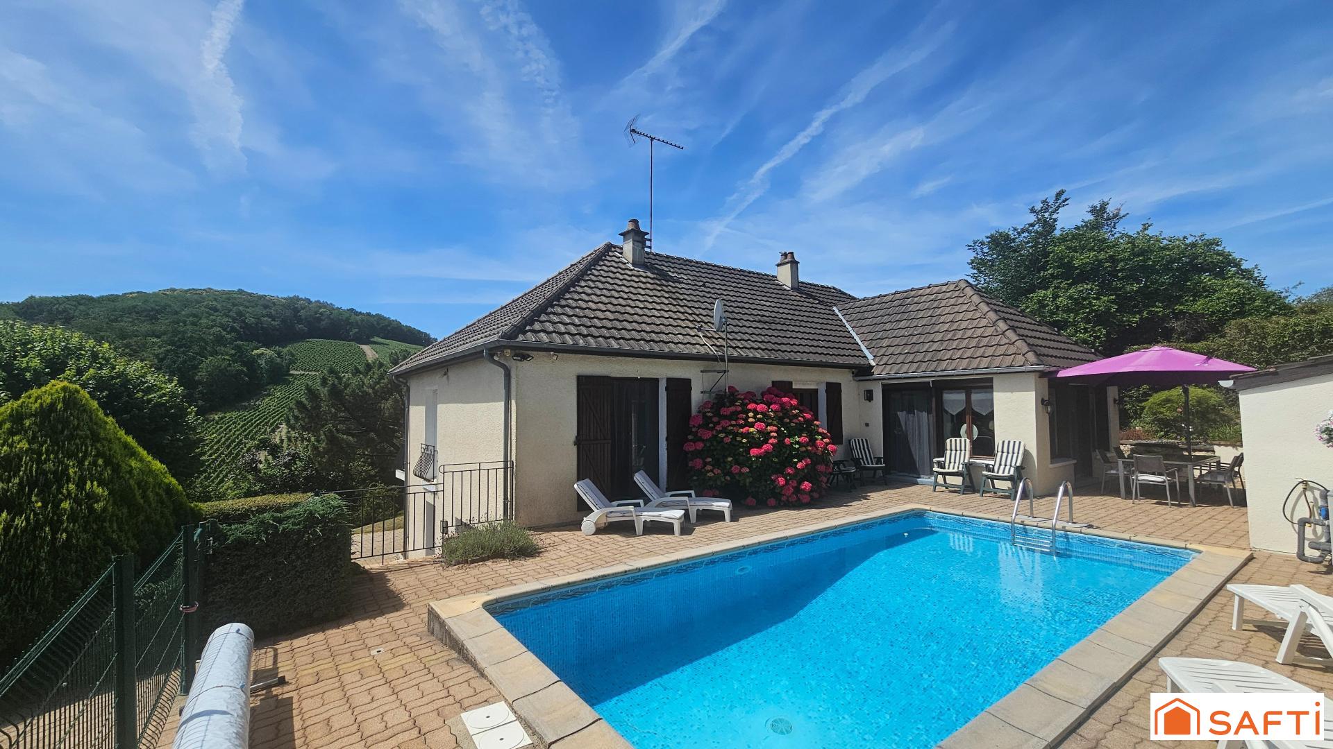 SPACIEUSE MAISON 5 CHAMBRES AVEC PISCINE ET VUE