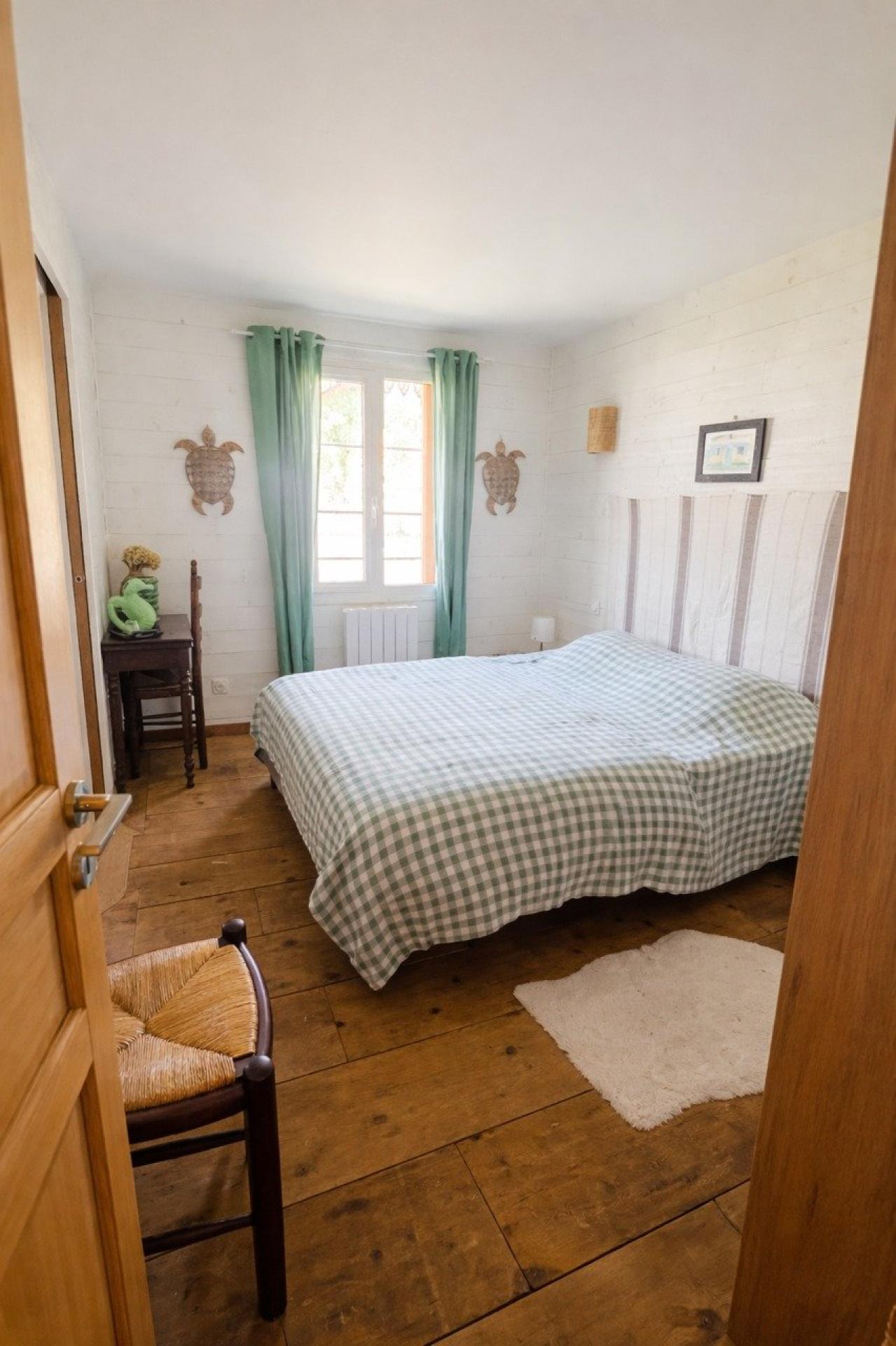 Photo 9 of the listing.
