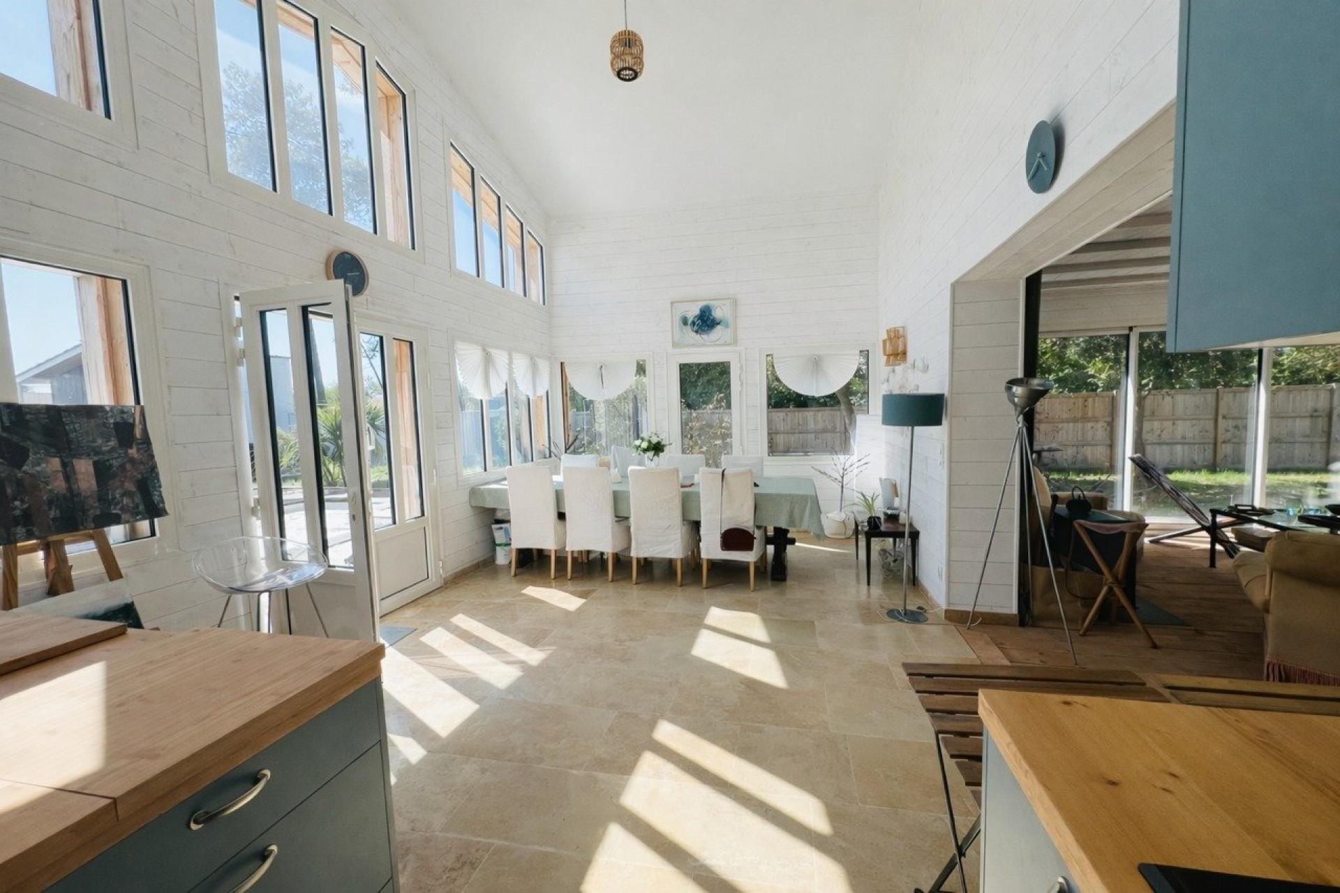Photo 8 of the listing.