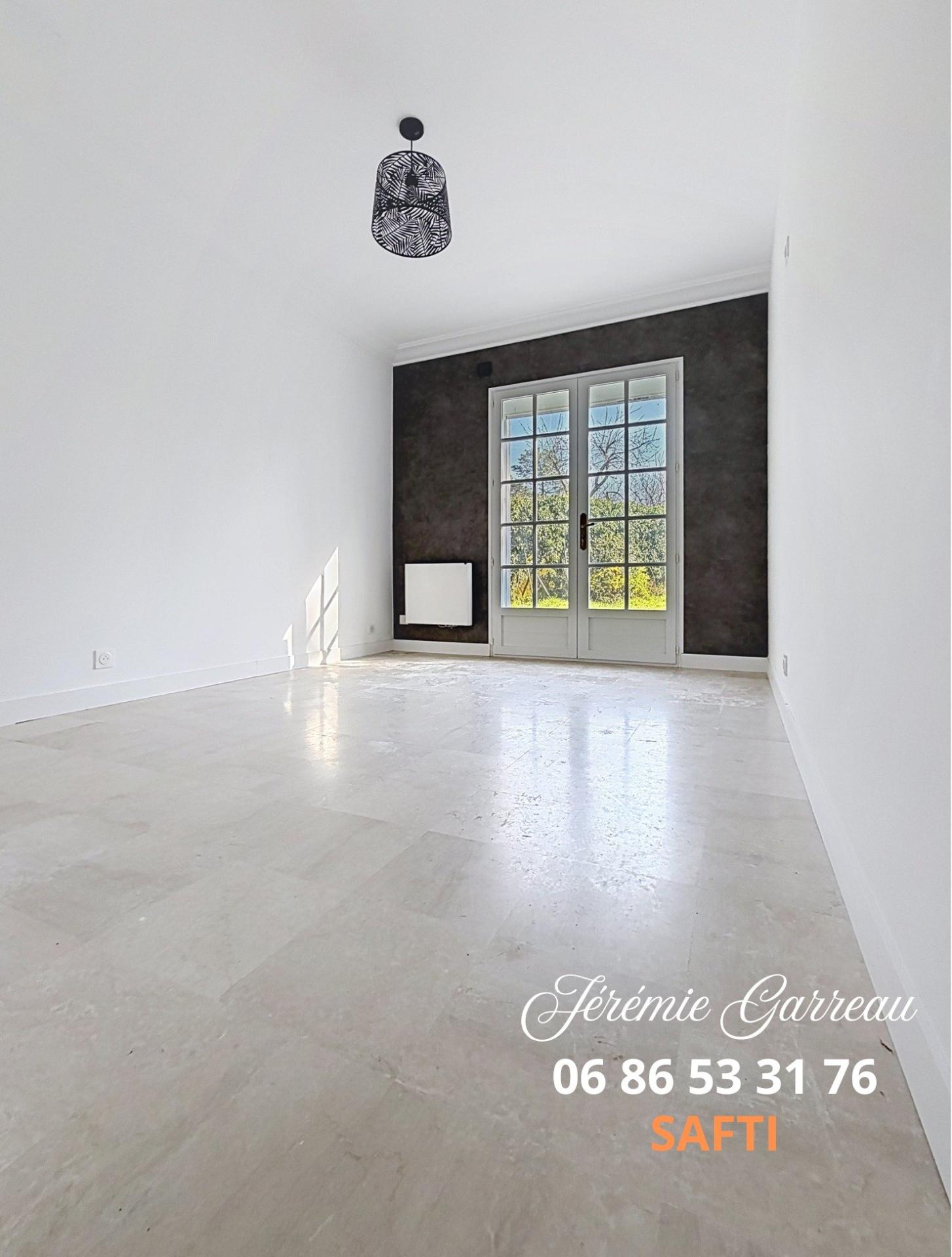 Photo 4 of the listing.