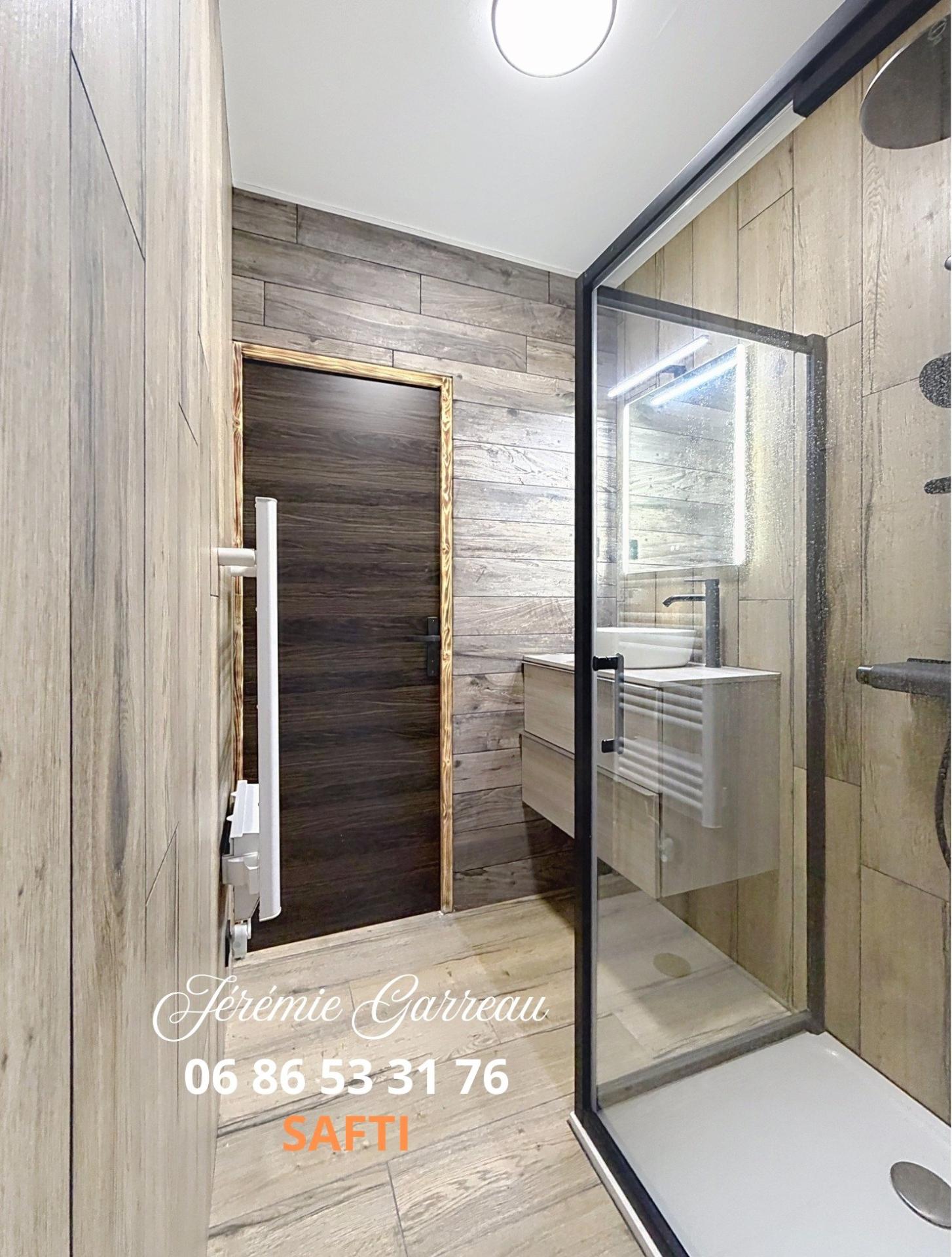 Photo 9 of the listing.