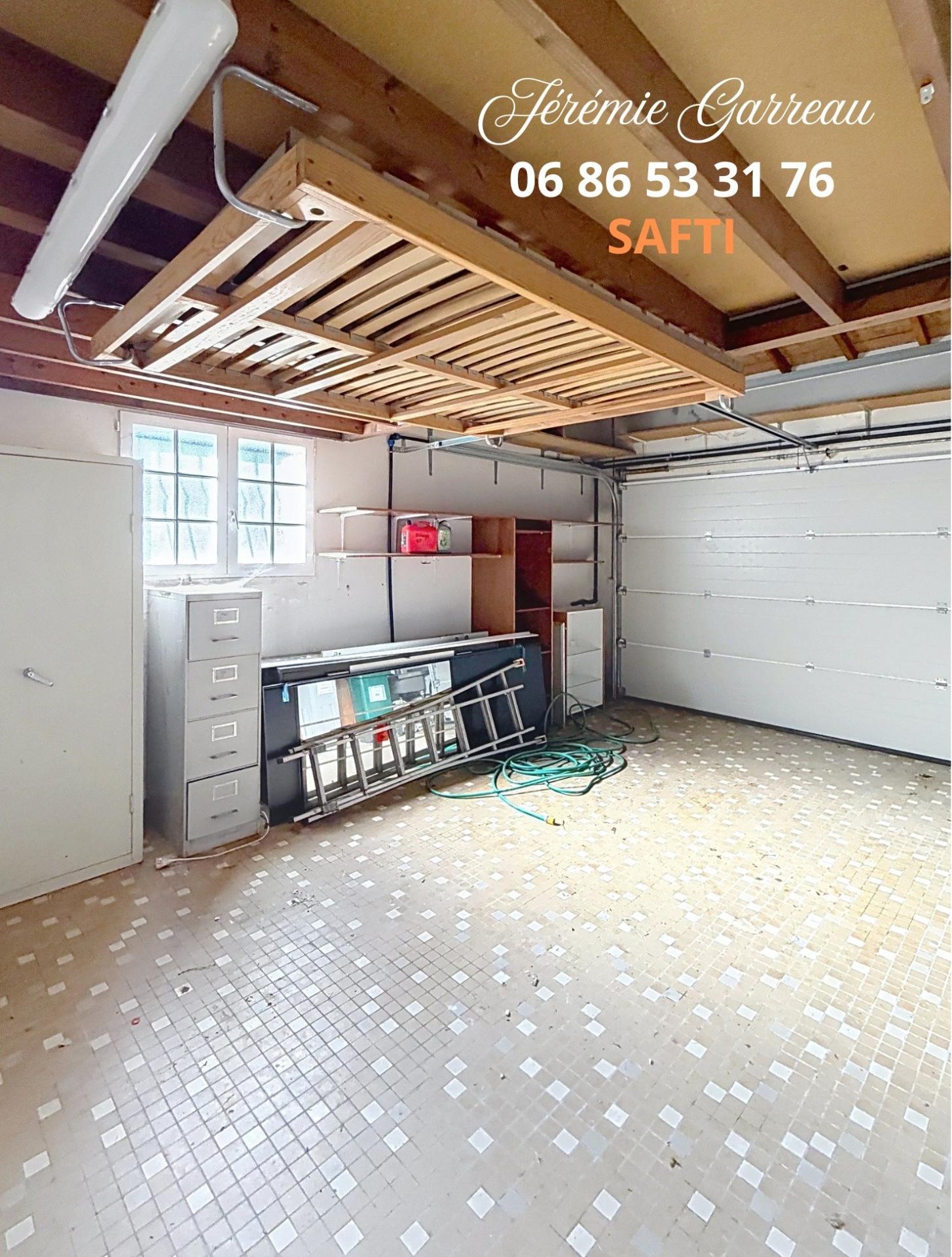 Photo 14 of the listing.