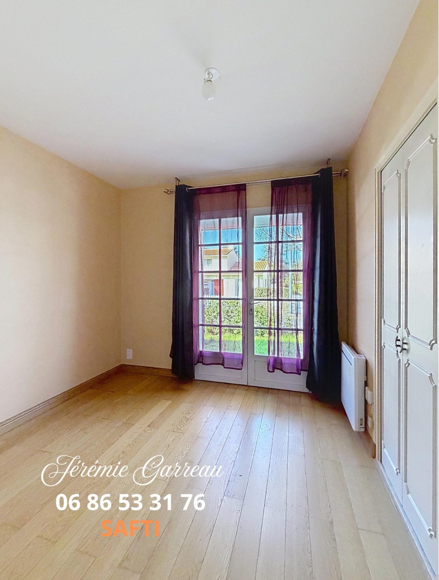 Photo 7 of the listing.