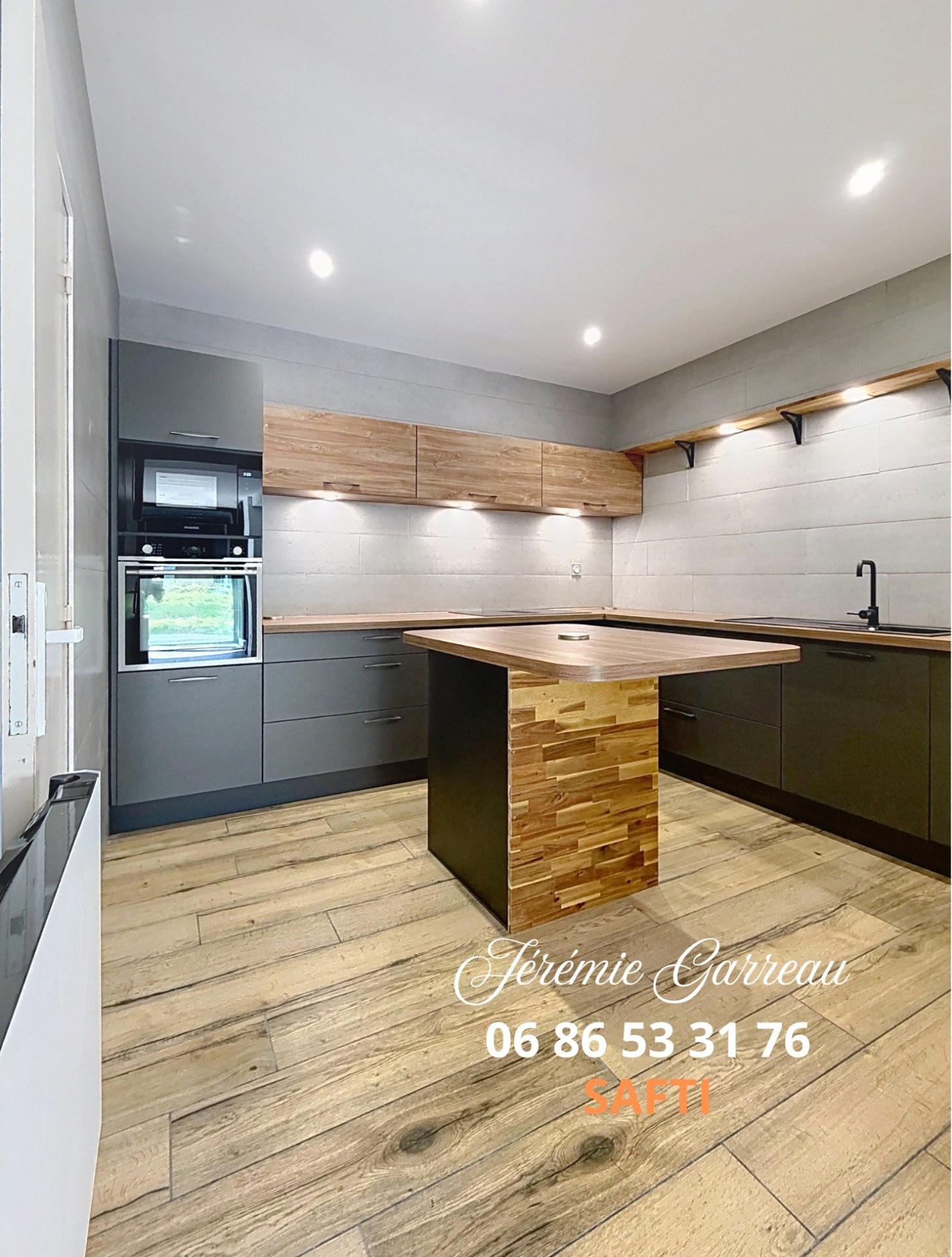 Photo 3 of the listing.