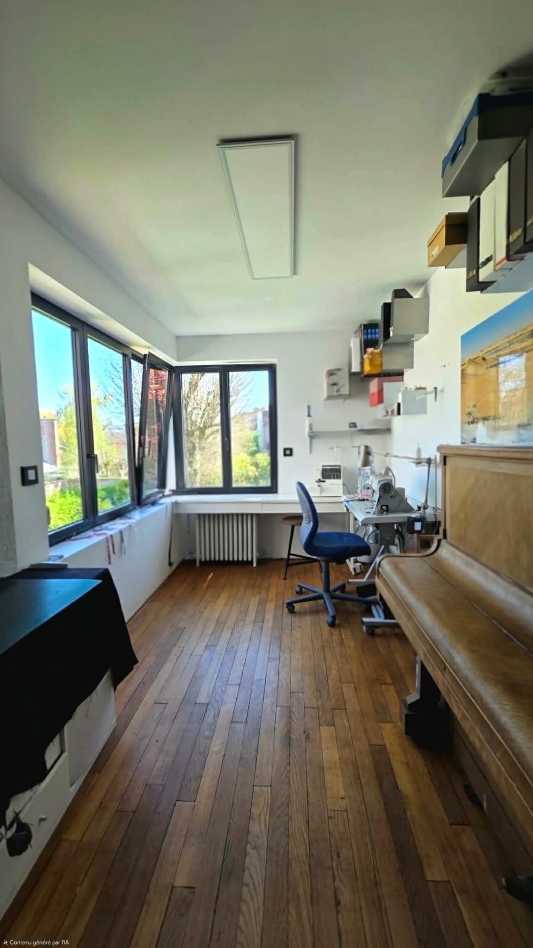 Photo 11 of the listing.