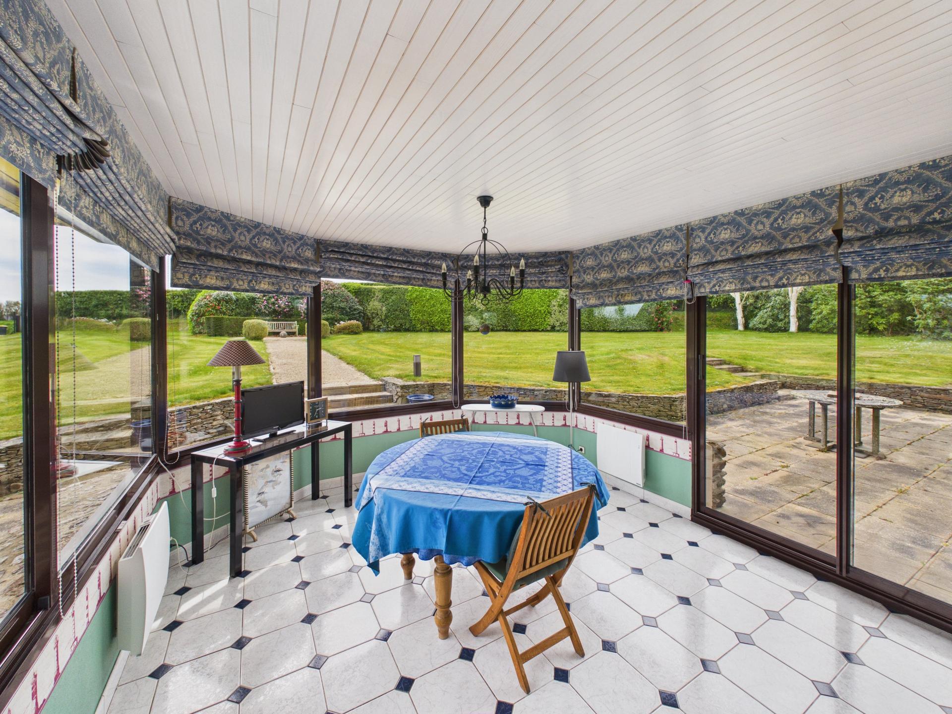 Photo 2 of the listing.