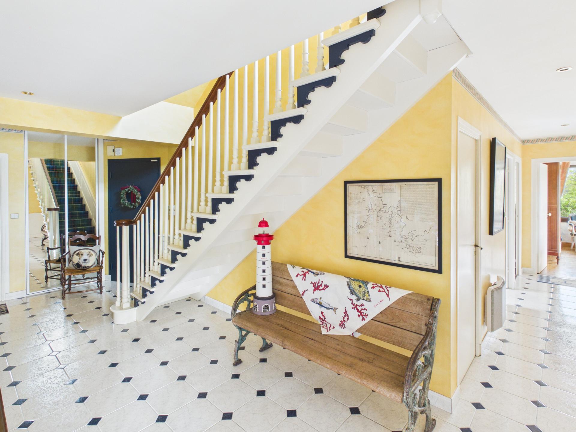 Photo 8 of the listing.