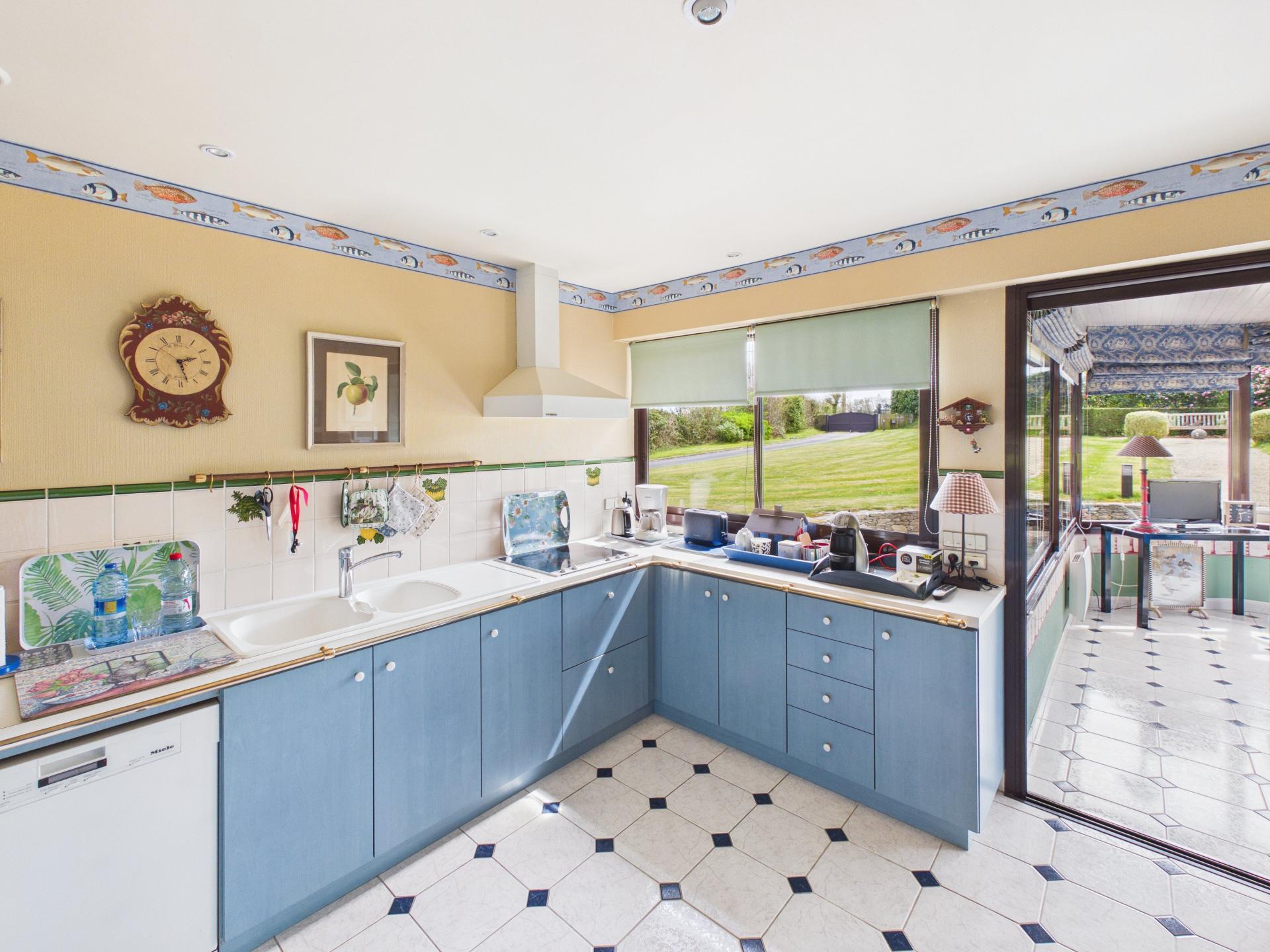 Photo 3 of the listing.