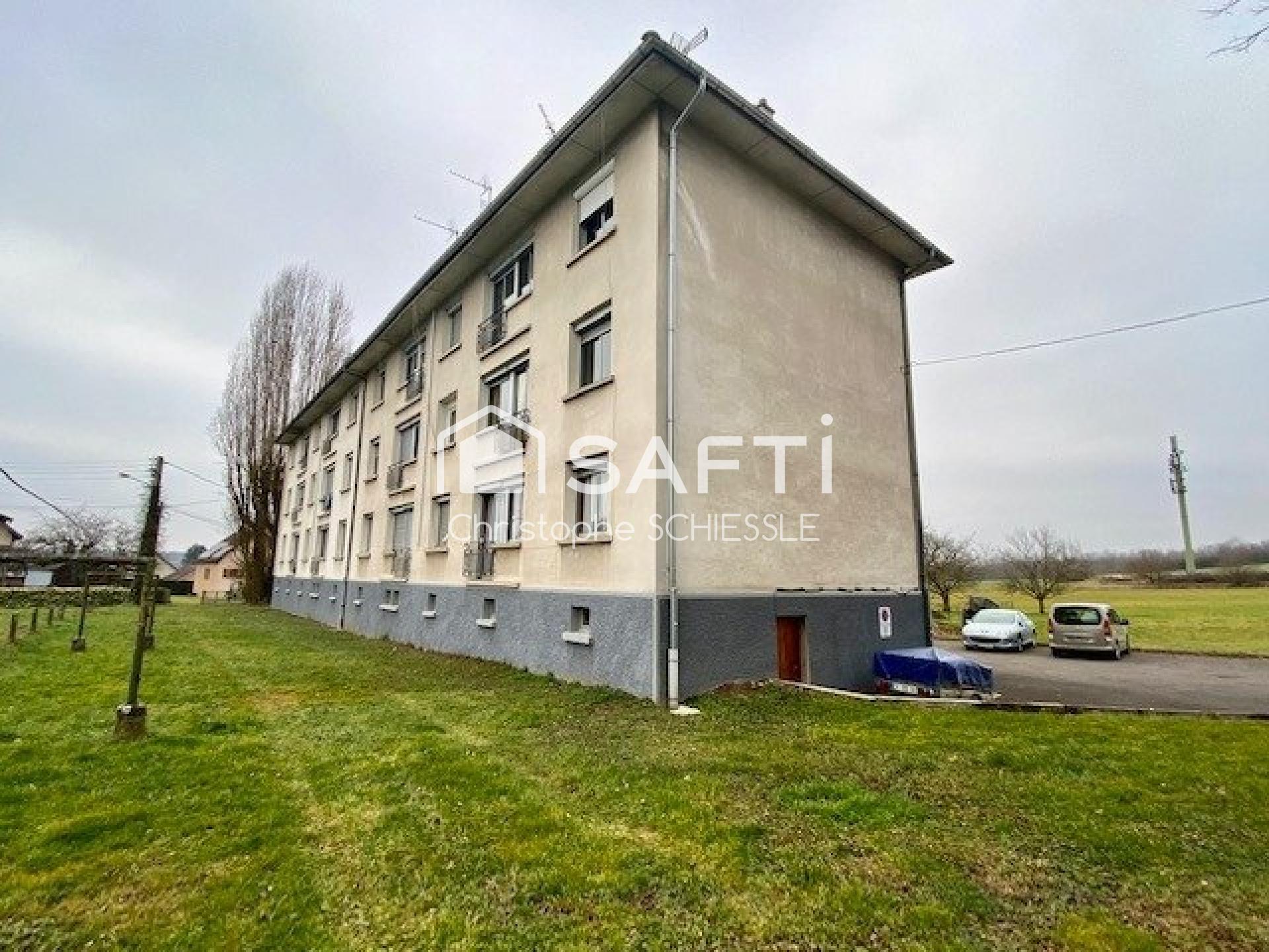 Cage d'escalier comprenant 6 appartements ,6 garages , 6 caves