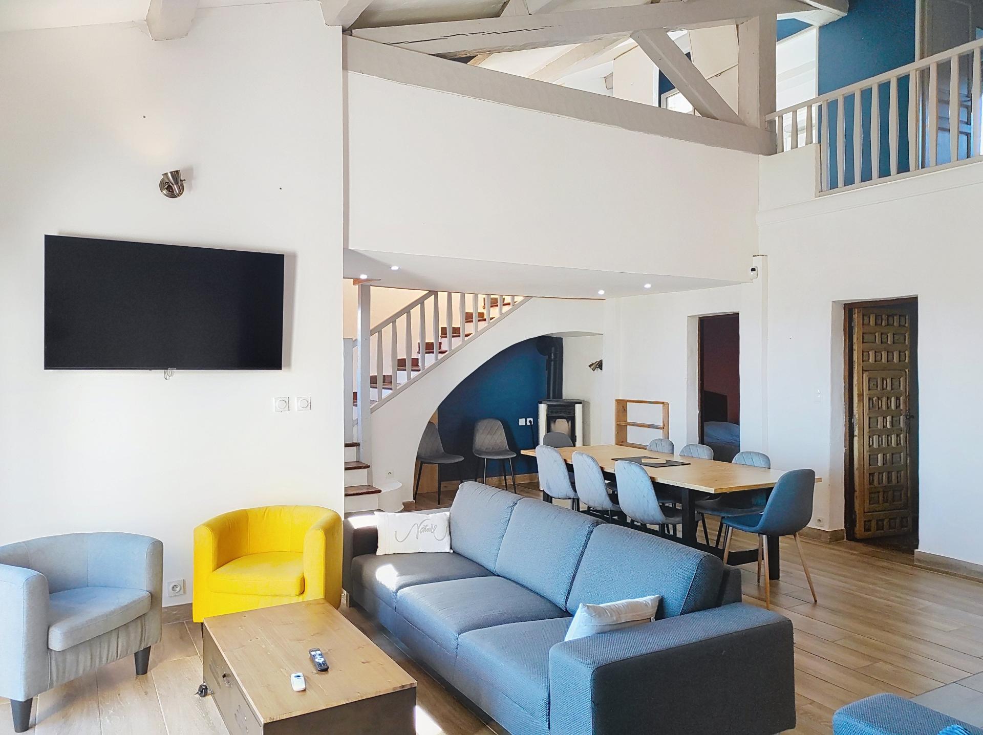 Photo 4 of the listing.