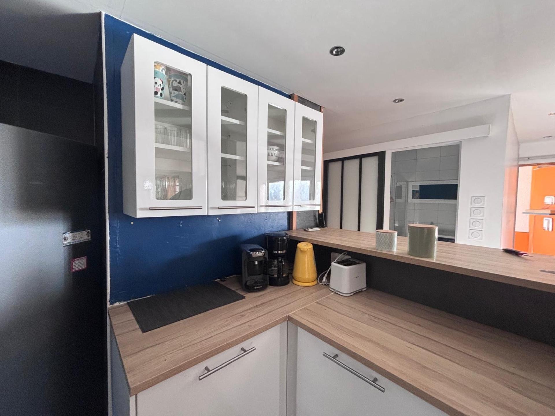 Photo 6 of the listing.