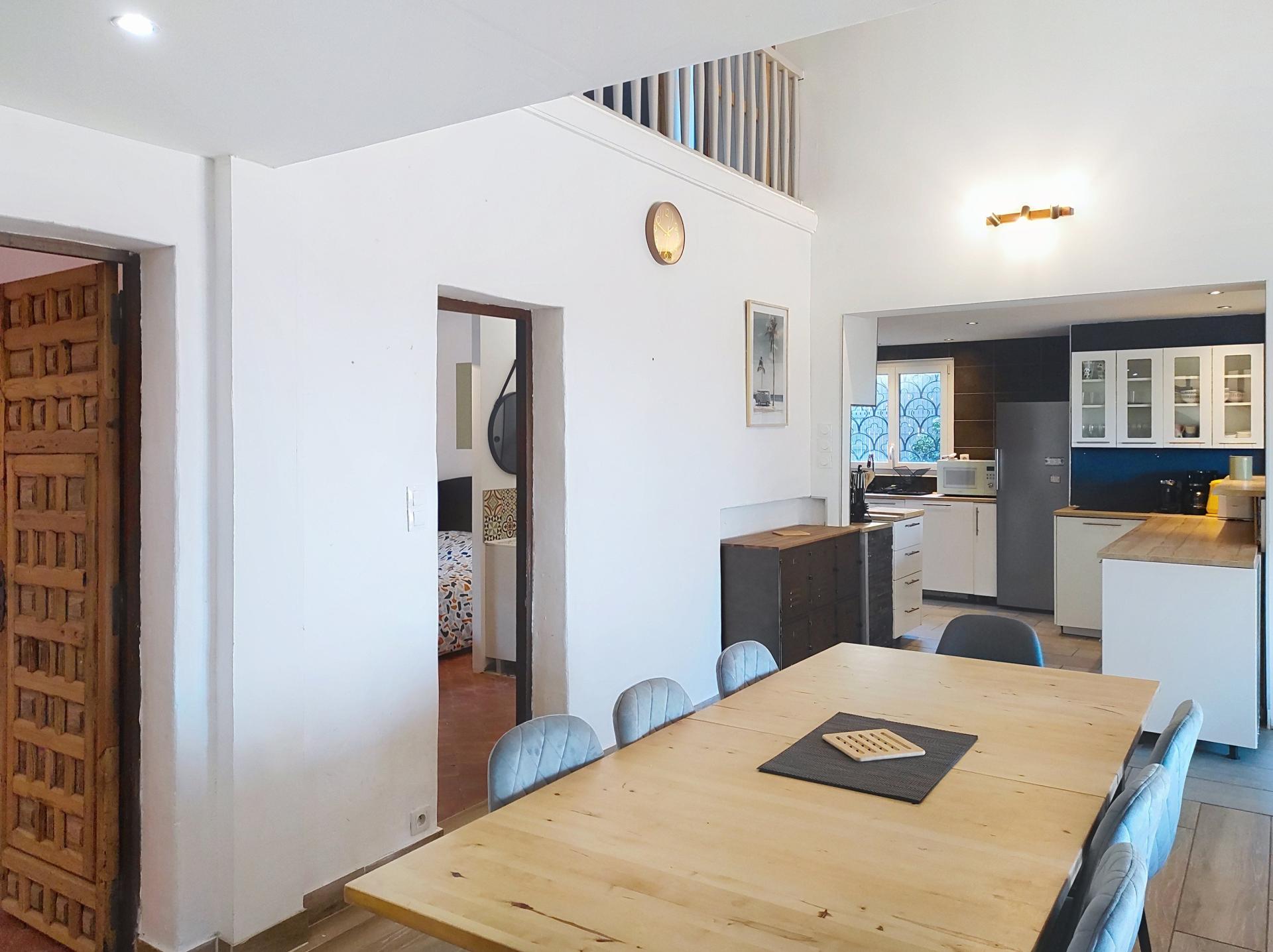 Photo 5 of the listing.