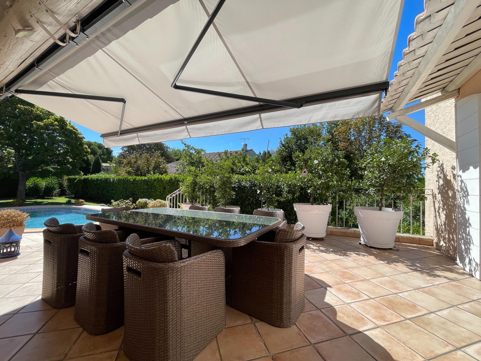 Photo 4 of the listing.