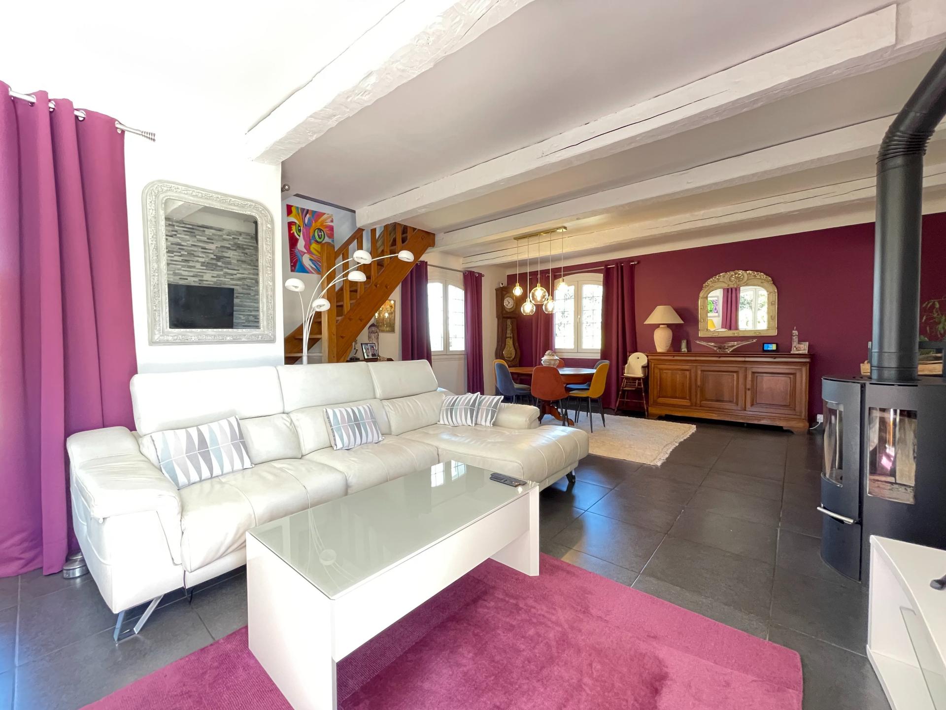 Photo 7 of the listing.