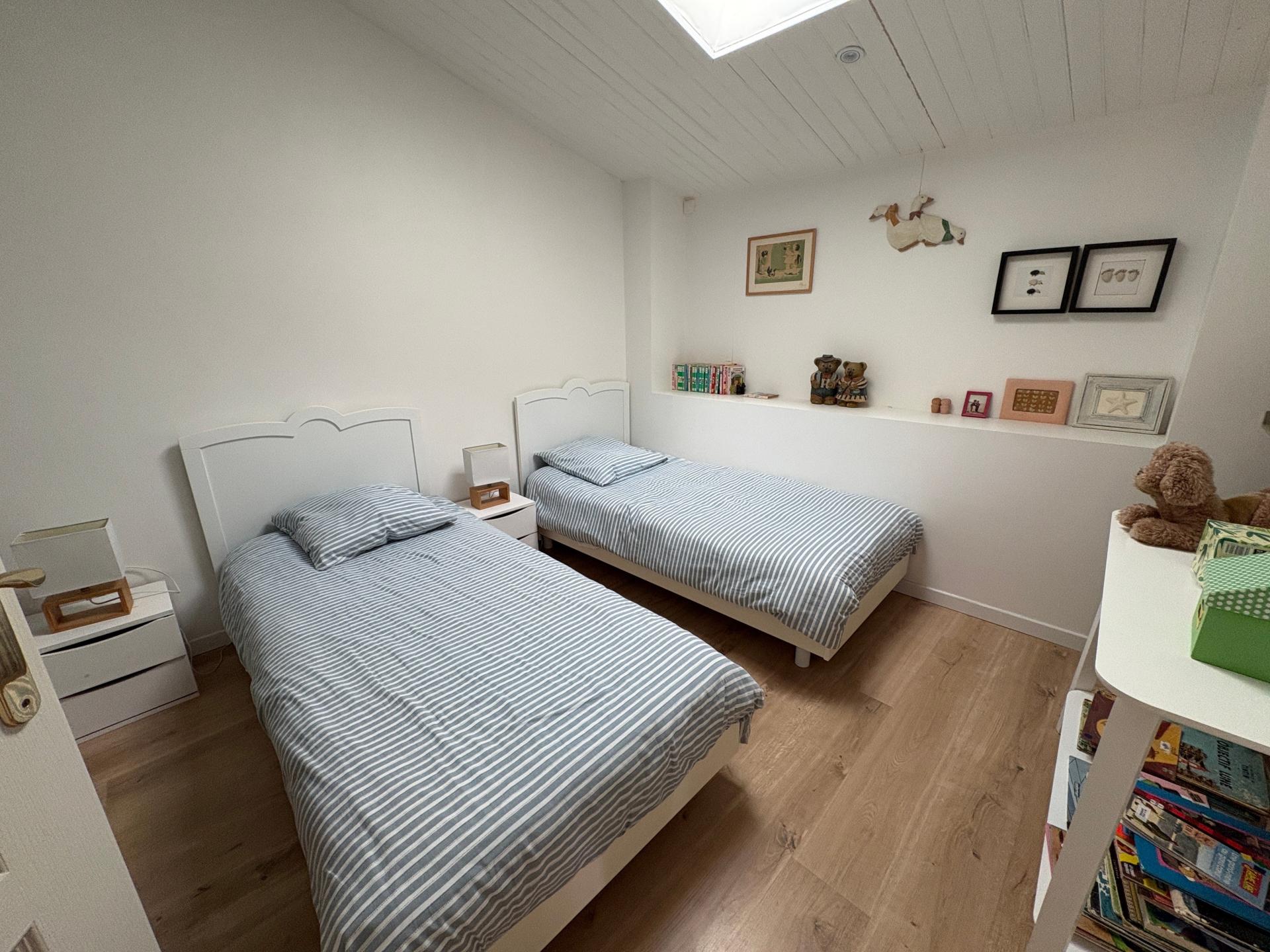 Photo 7 of the listing.