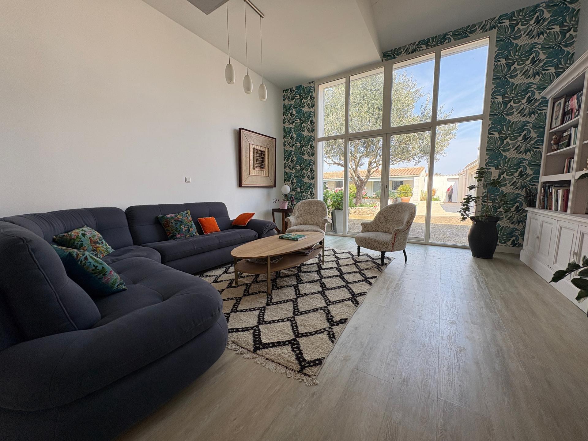 Photo 2 of the listing.