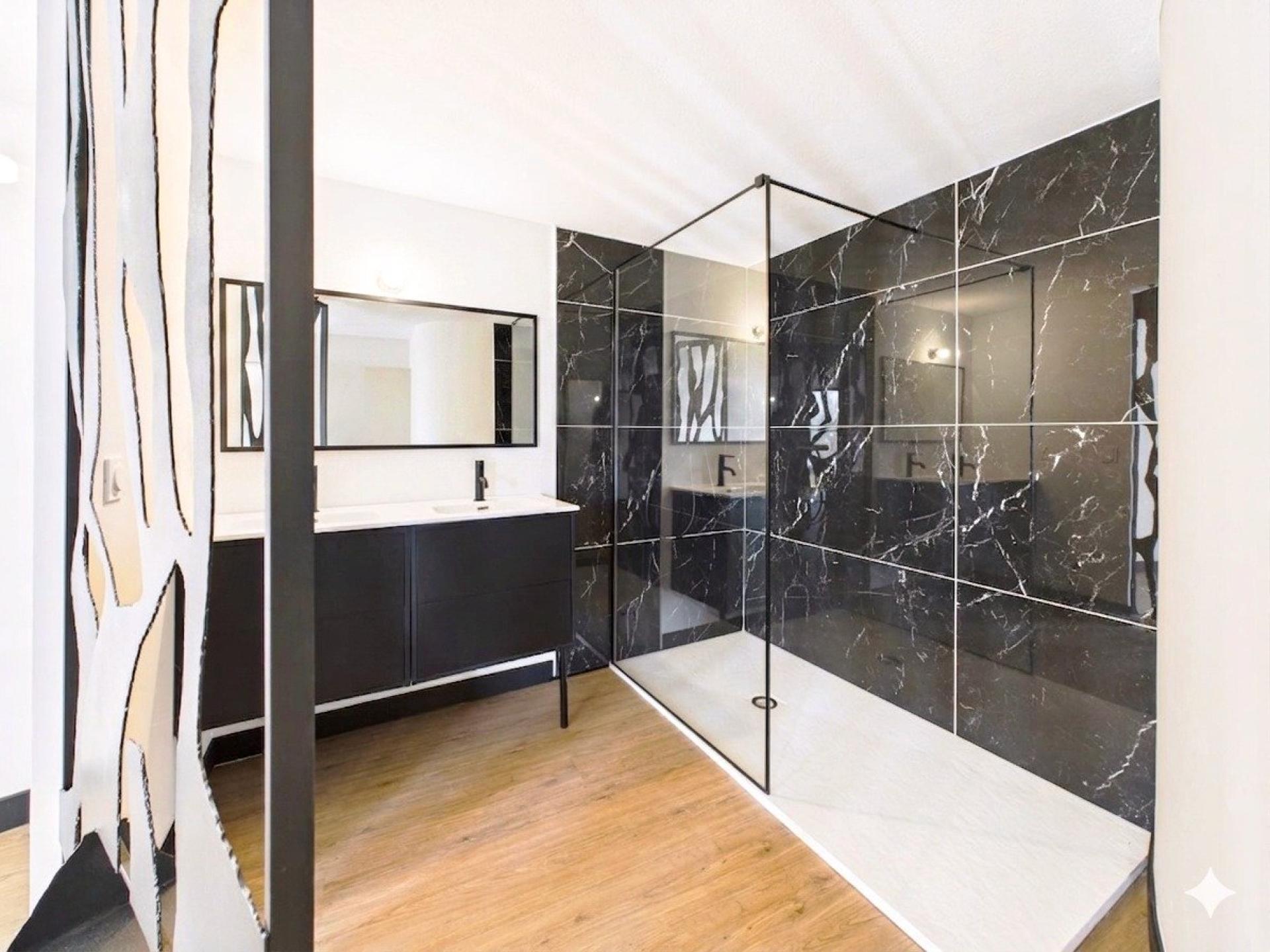 Photo 4 of the listing.