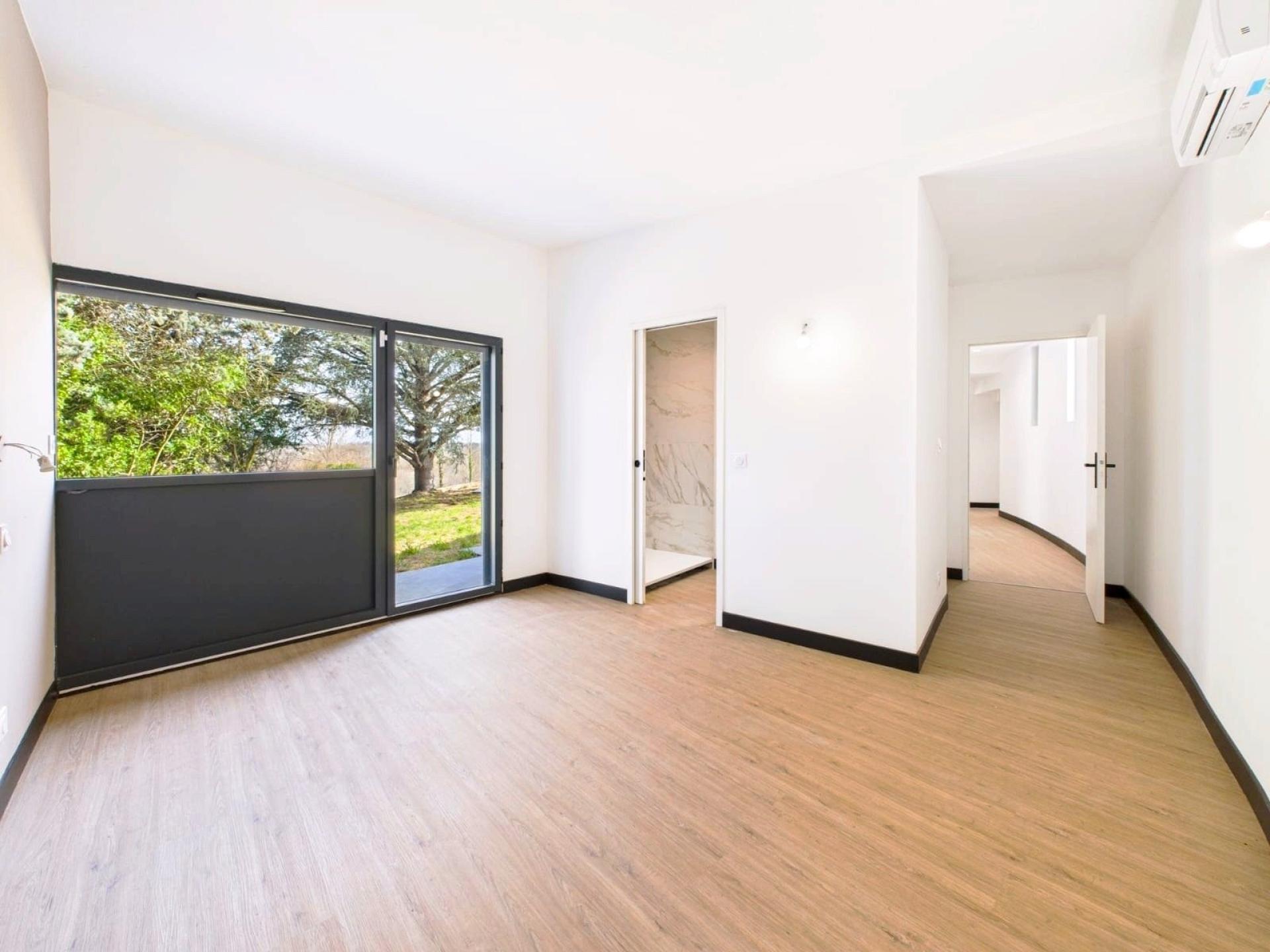 Photo 20 of the listing.