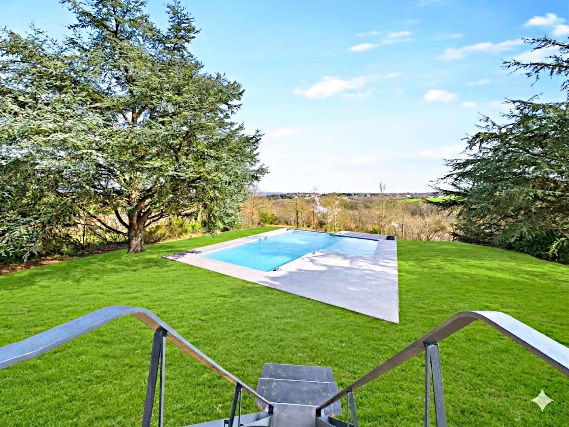 Photo 11 of the listing.