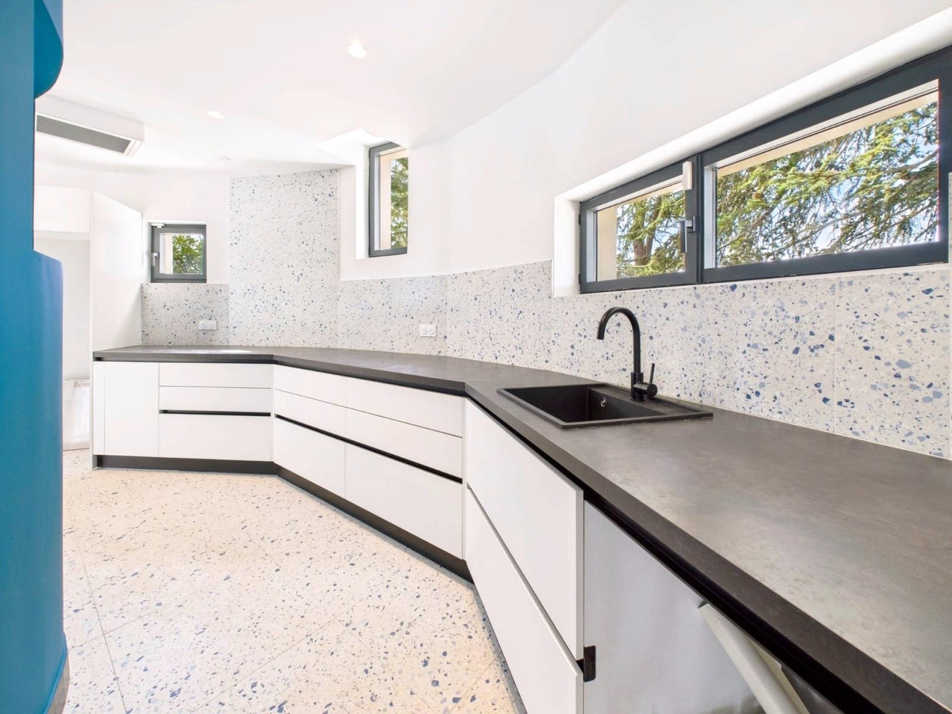 Photo 12 of the listing.