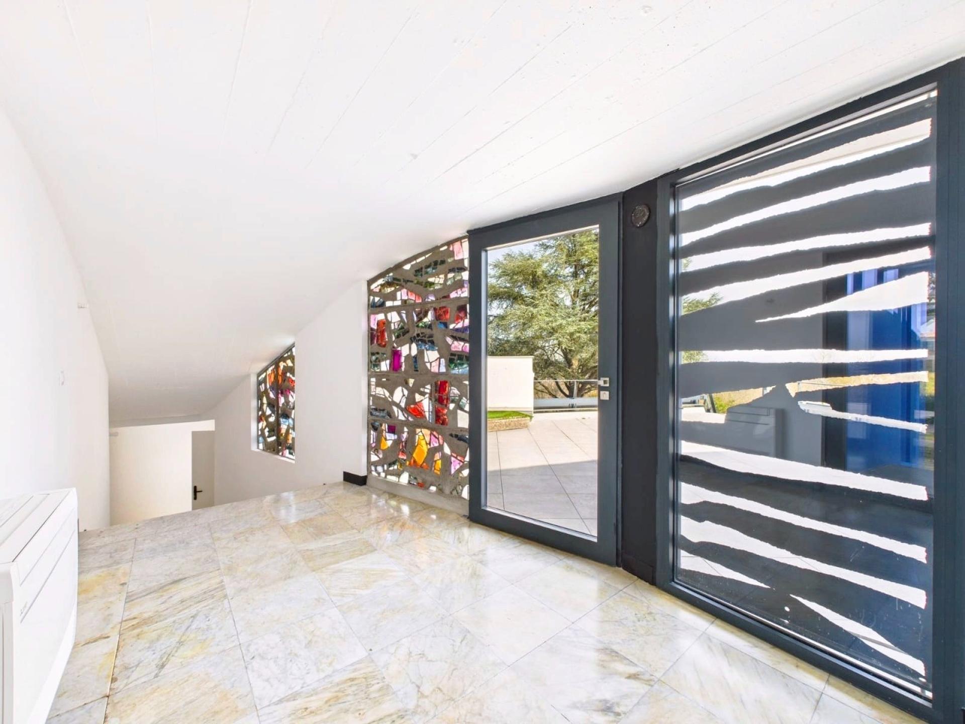 Photo 18 of the listing.