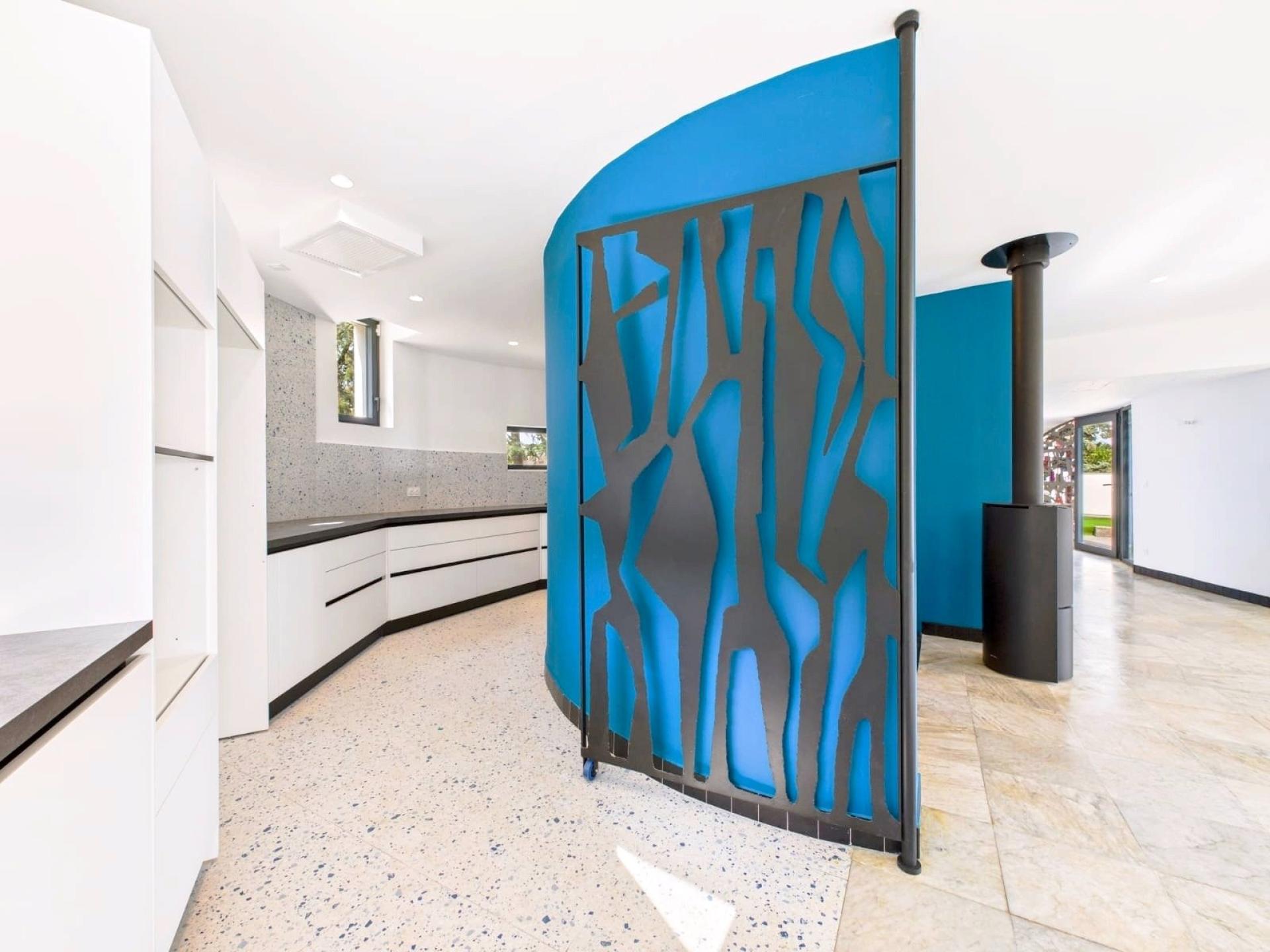 Photo 10 of the listing.