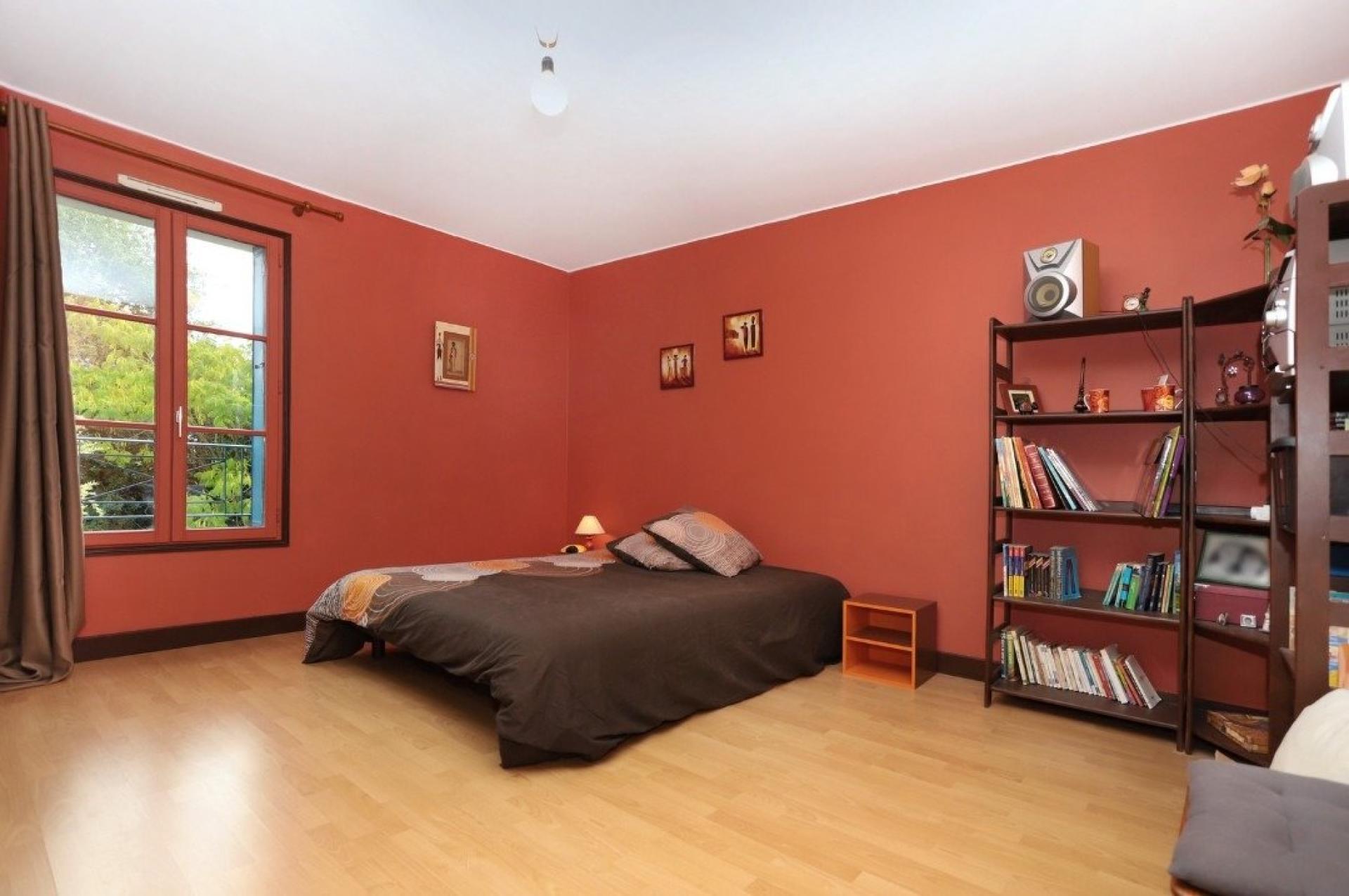 Photo 8 of the listing.