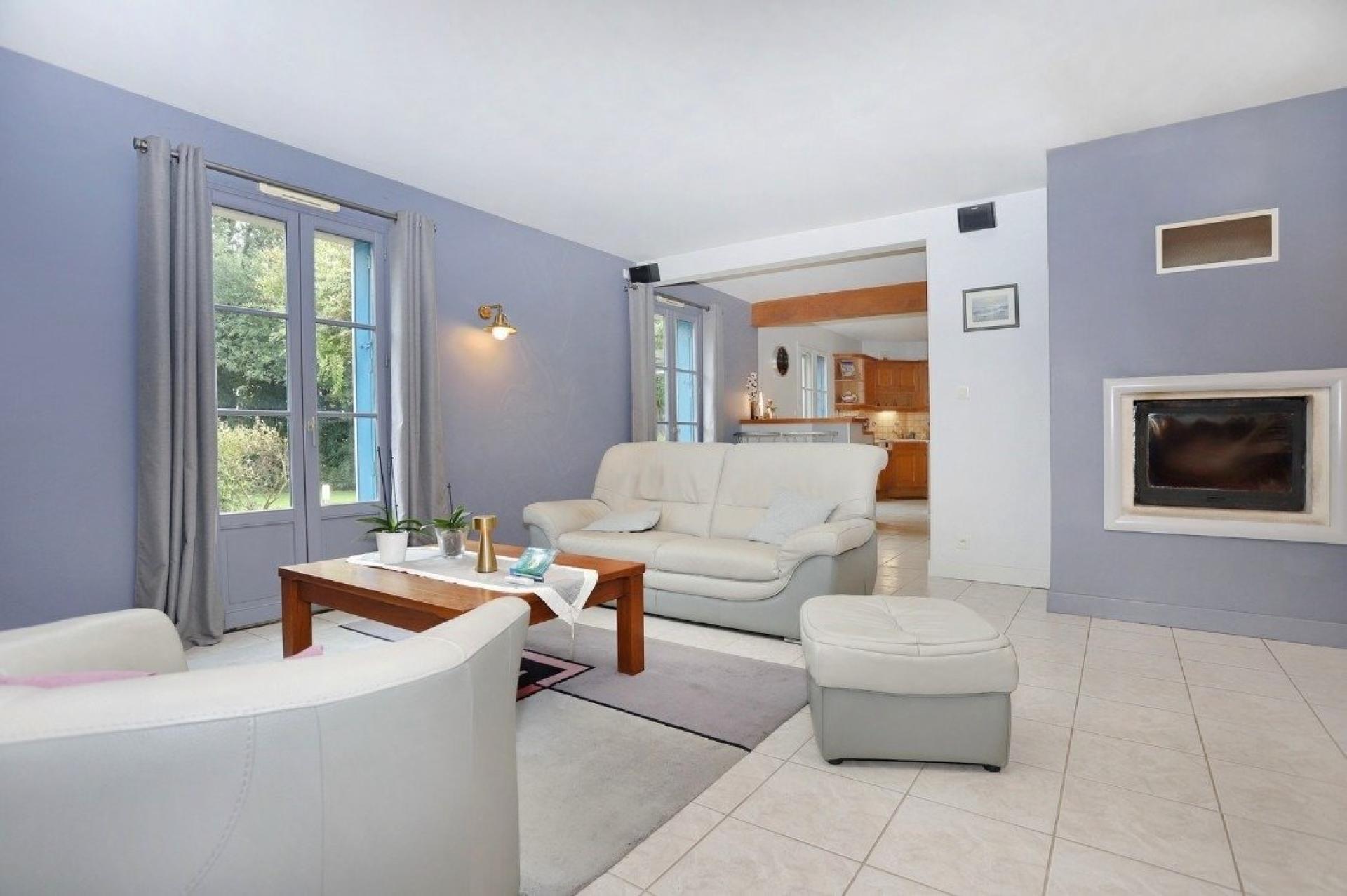 Photo 5 of the listing.