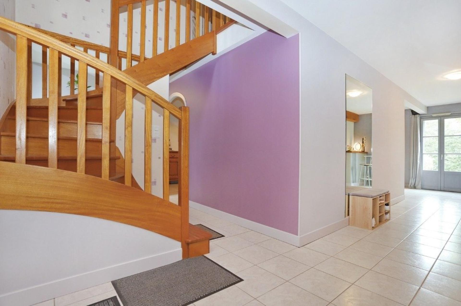 Photo 3 of the listing.