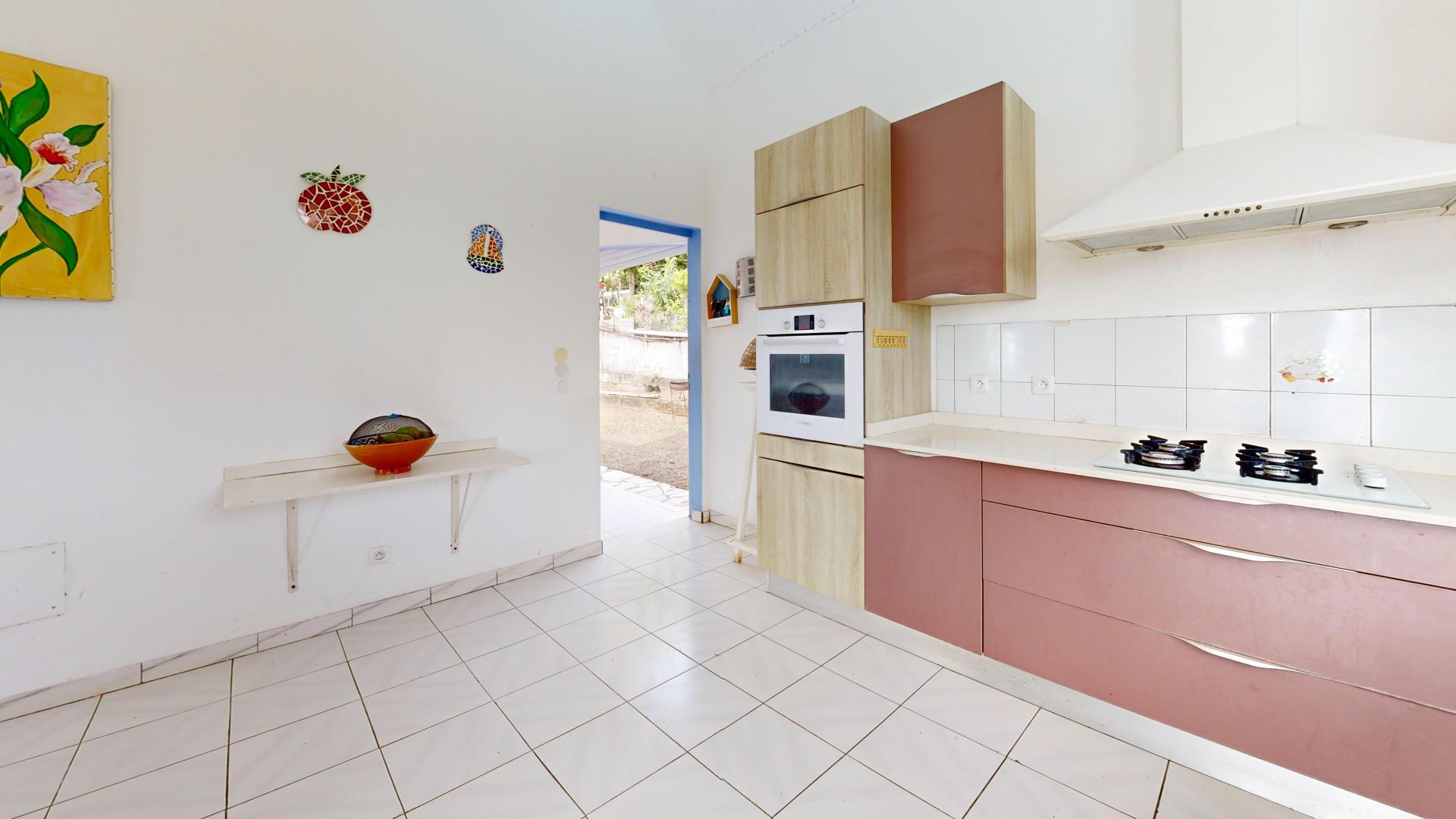 Photo 5 of the listing.