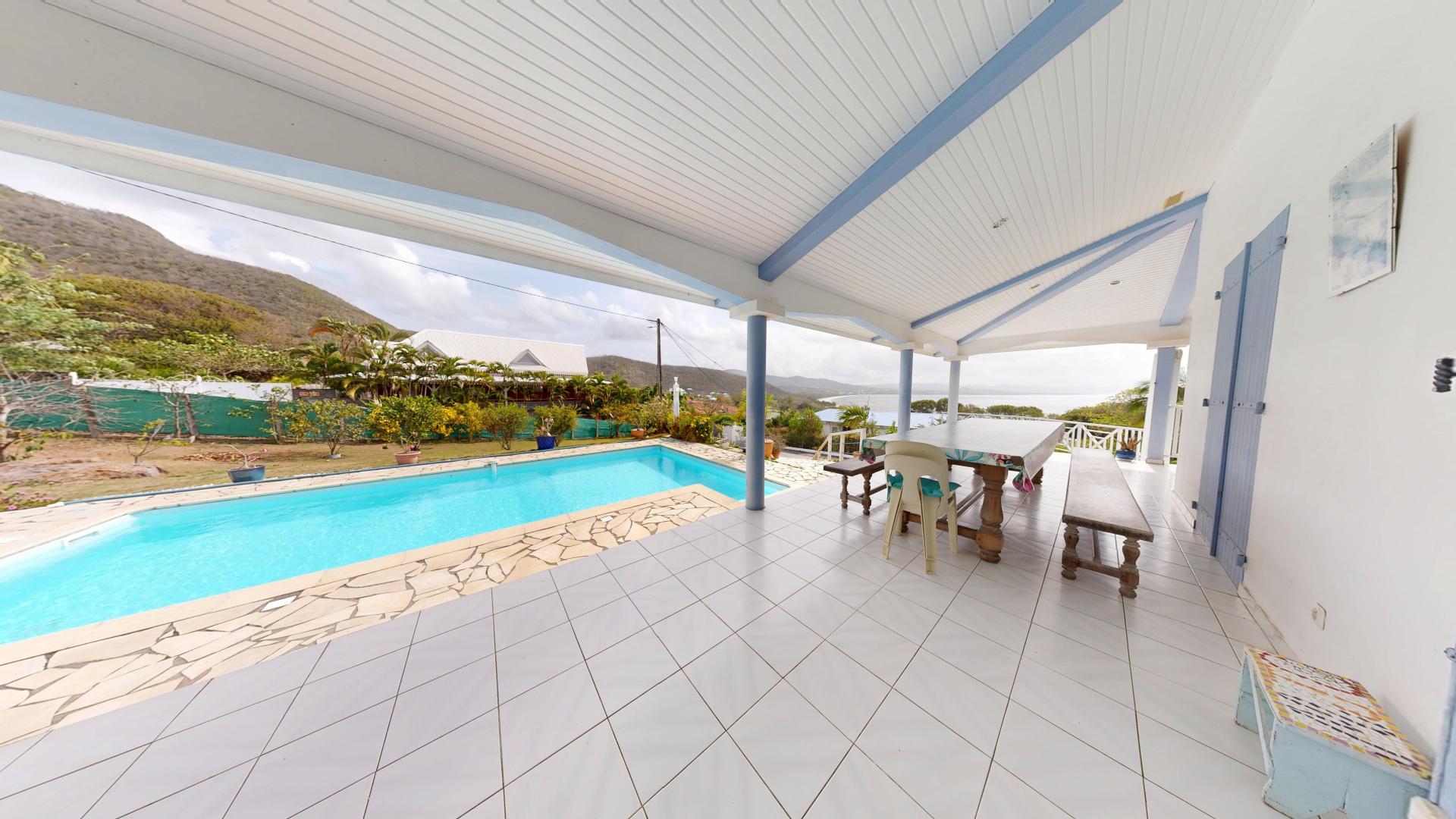 Photo 10 of the listing.