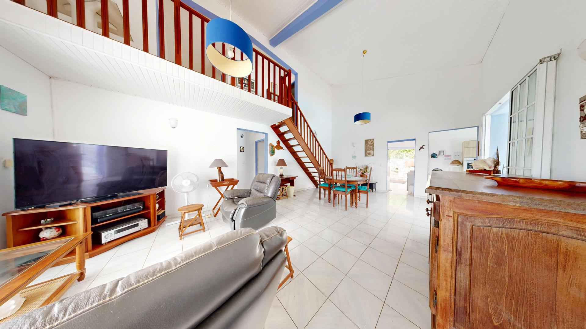 Photo 3 of the listing.