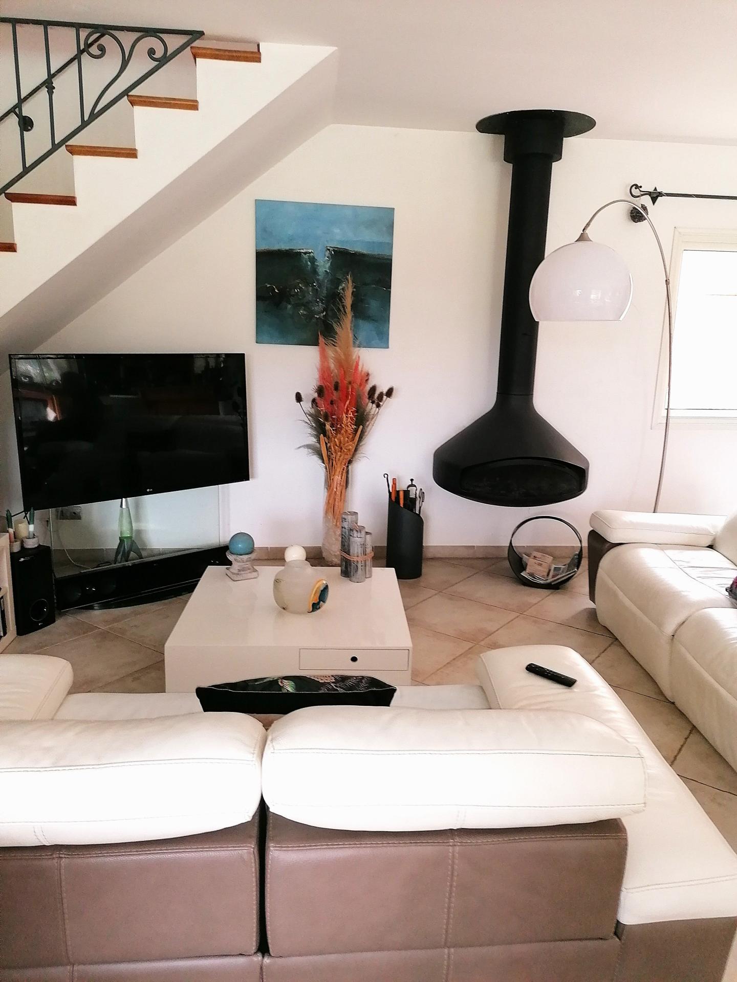 Photo 8 of the listing.