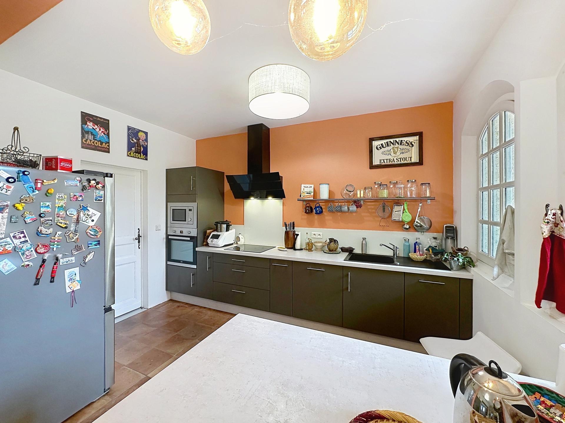 Photo 4 of the listing.